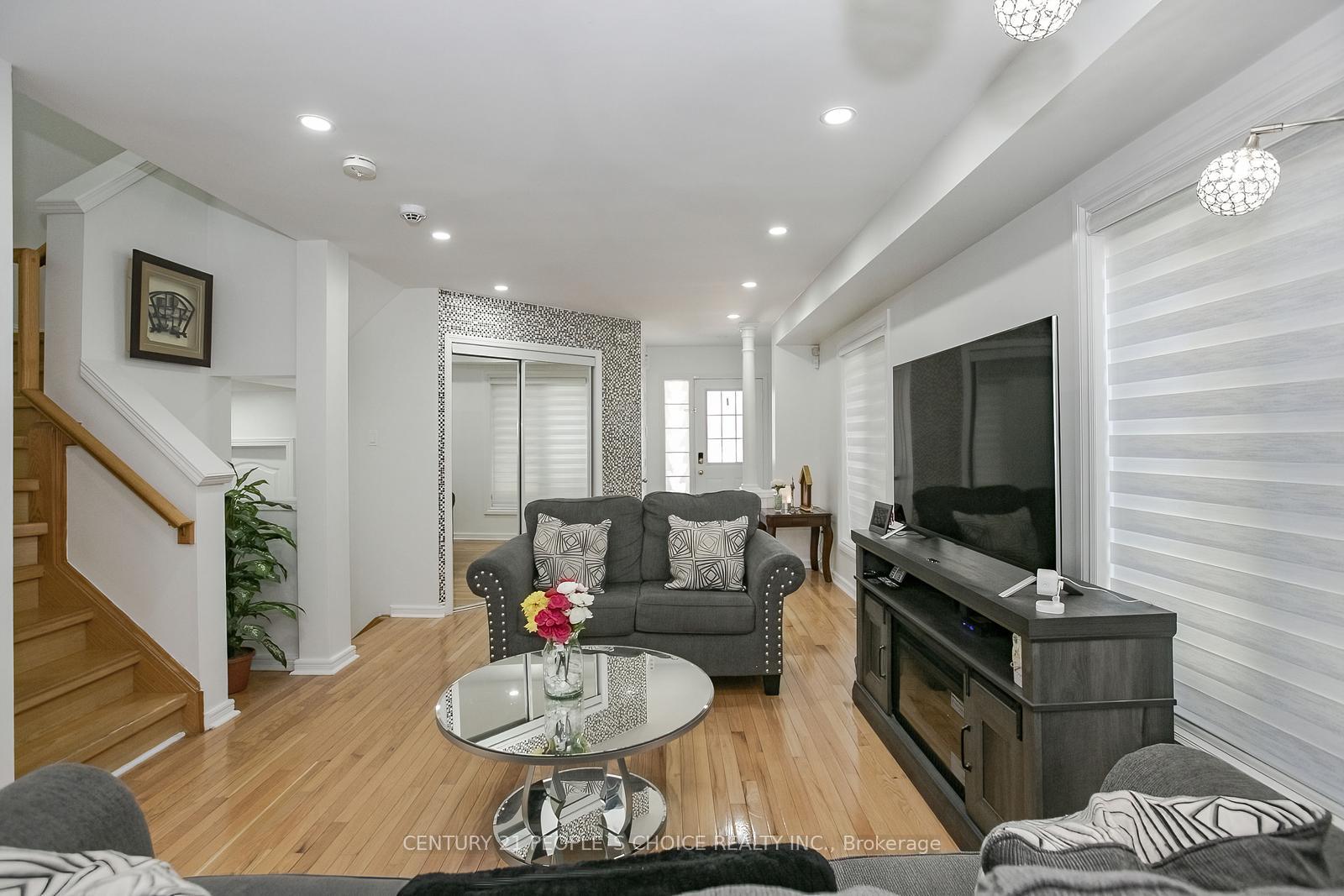 Photo 12 of 47 Garibaldi Drive, Brampton, Fletcher's Meadow — HOMEH