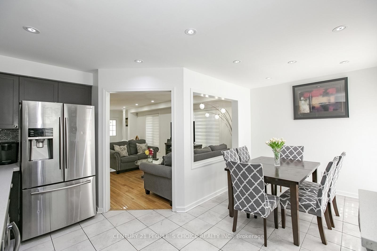 Photo 18 of 47 Garibaldi Drive, Brampton, Fletcher's Meadow — HOMEH