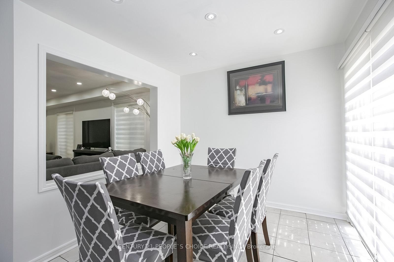 Photo 19 of 47 Garibaldi Drive, Brampton, Fletcher's Meadow — HOMEH