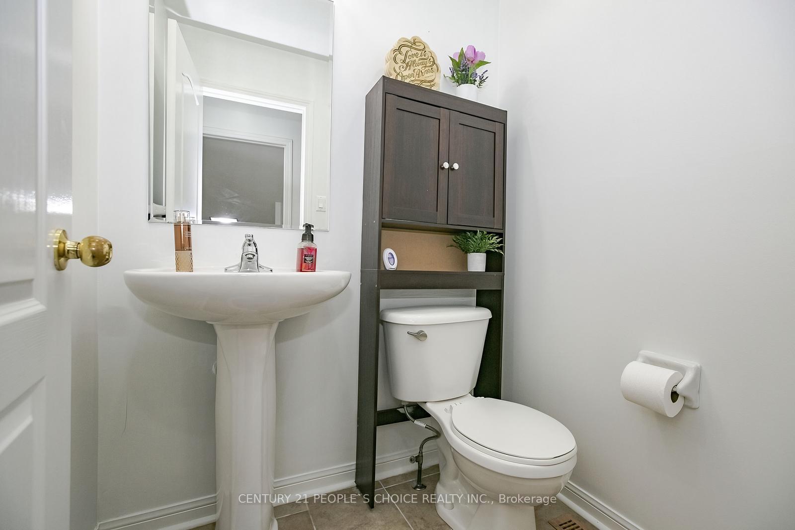 Photo 21 of 47 Garibaldi Drive, Brampton, Fletcher's Meadow — HOMEH