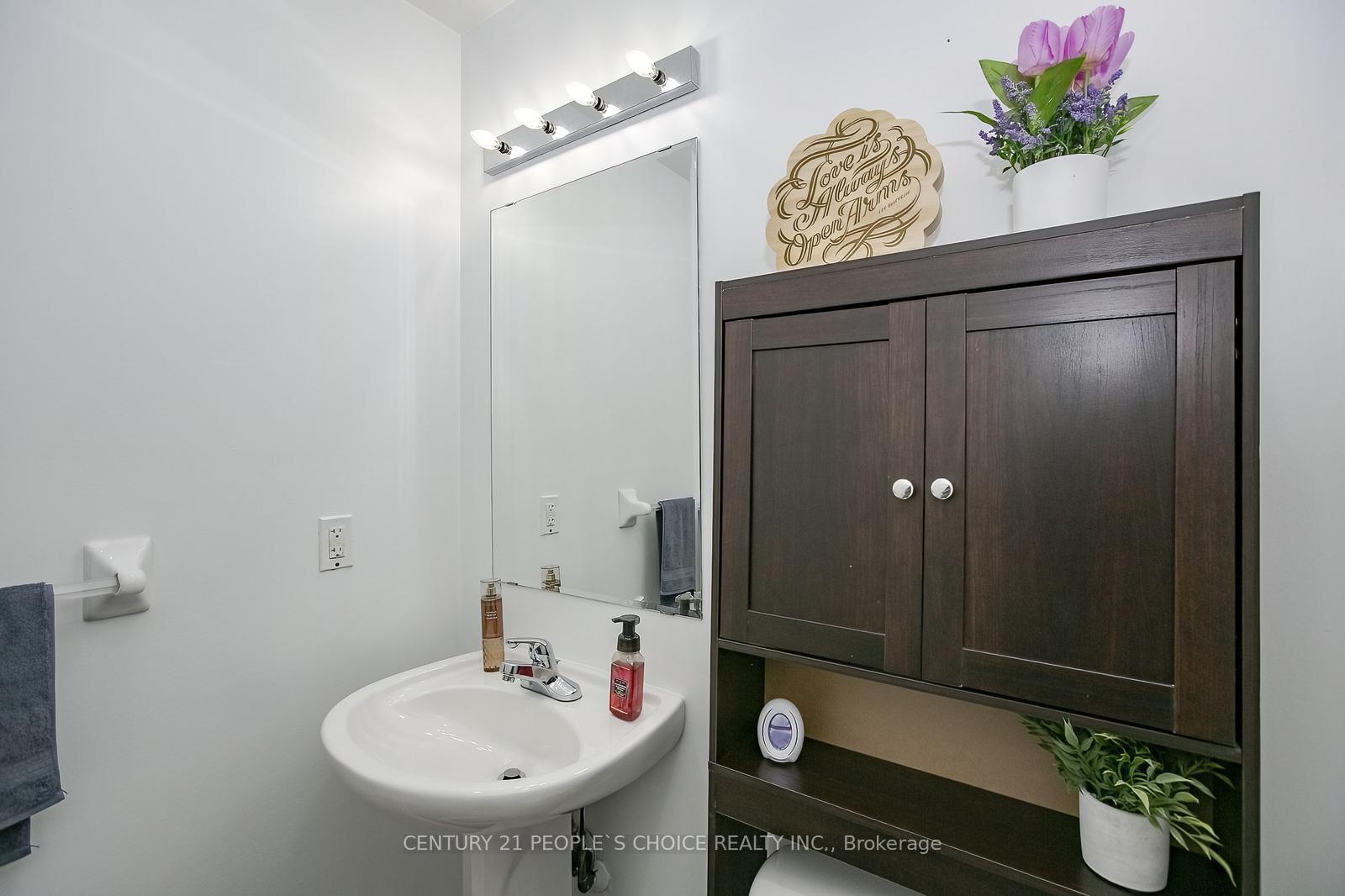 Photo 23 of 47 Garibaldi Drive, Brampton, Fletcher's Meadow — HOMEH
