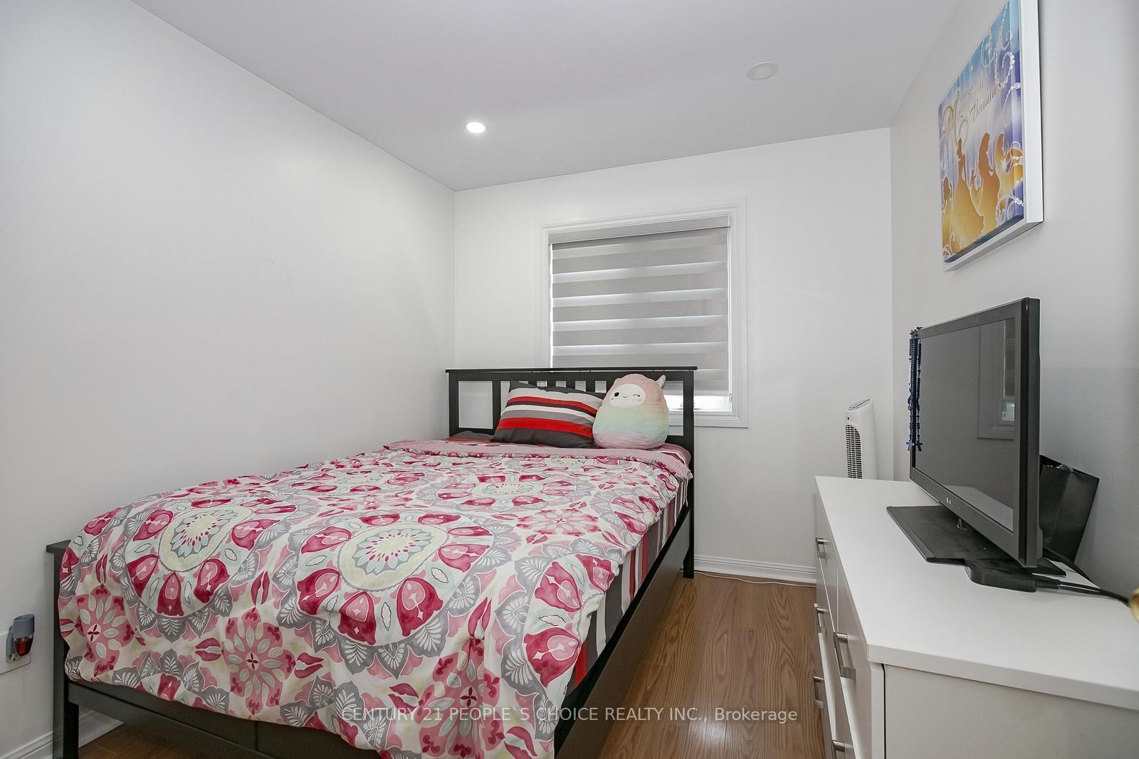 Photo 34 of 47 Garibaldi Drive, Brampton, Fletcher's Meadow — HOMEH