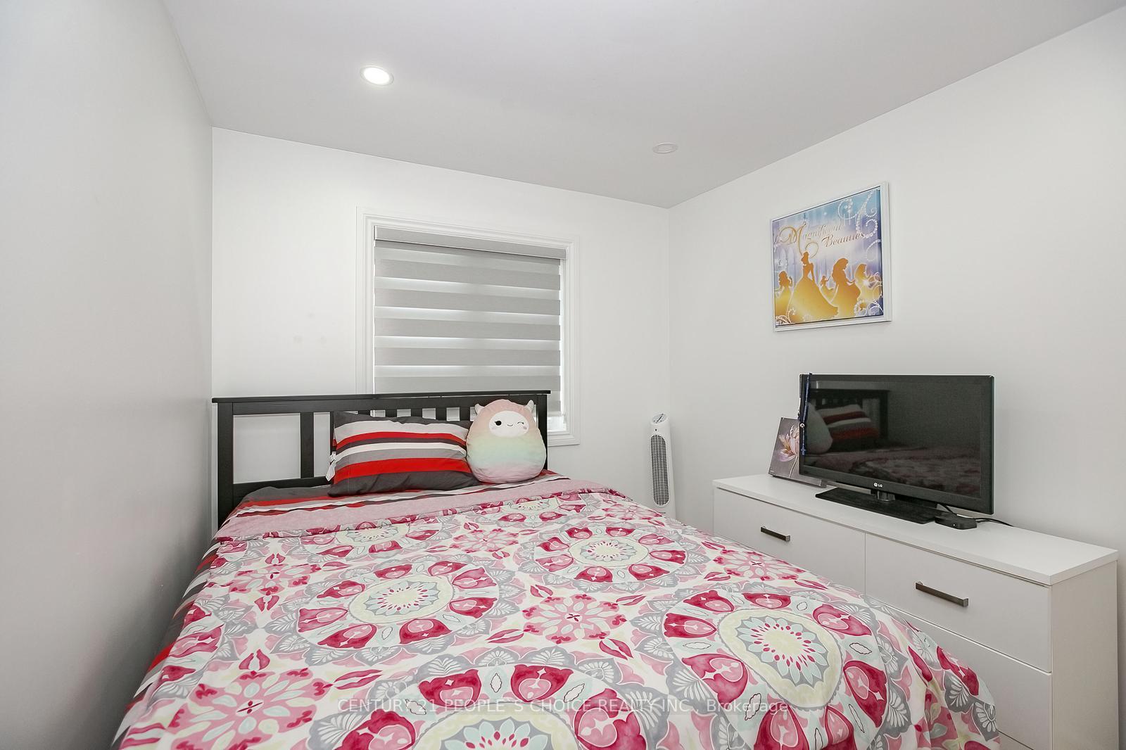 Photo 35 of 47 Garibaldi Drive, Brampton, Fletcher's Meadow — HOMEH
