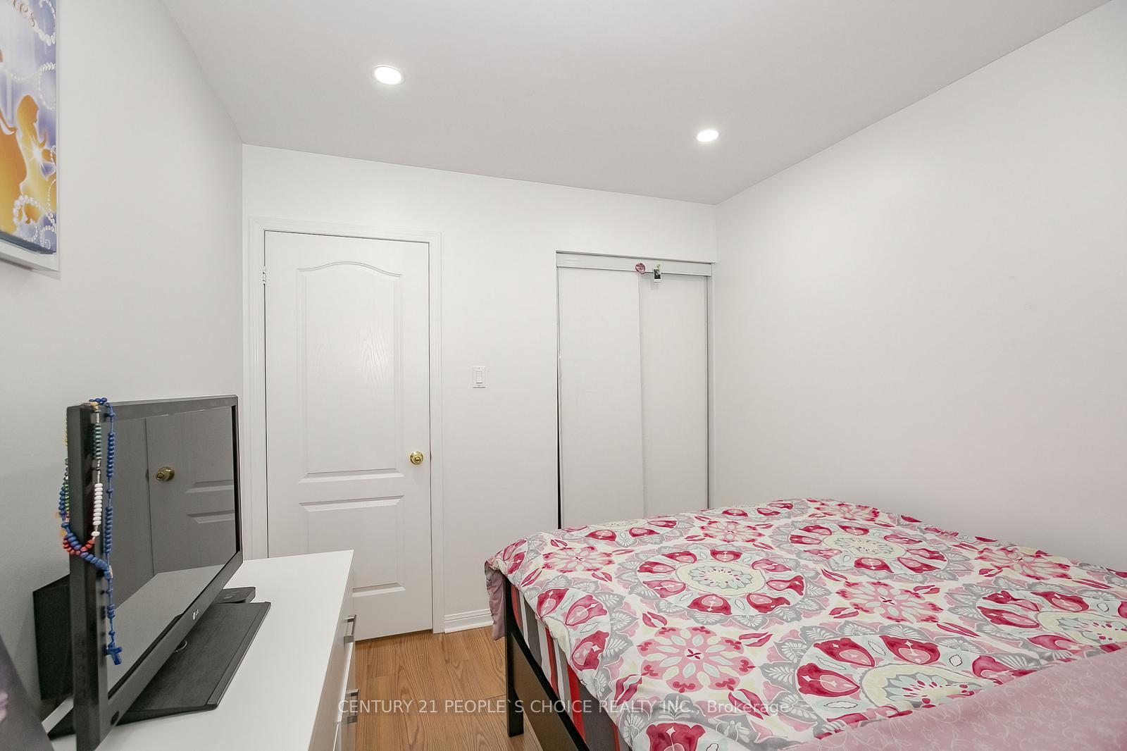 Photo 36 of 47 Garibaldi Drive, Brampton, Fletcher's Meadow — HOMEH