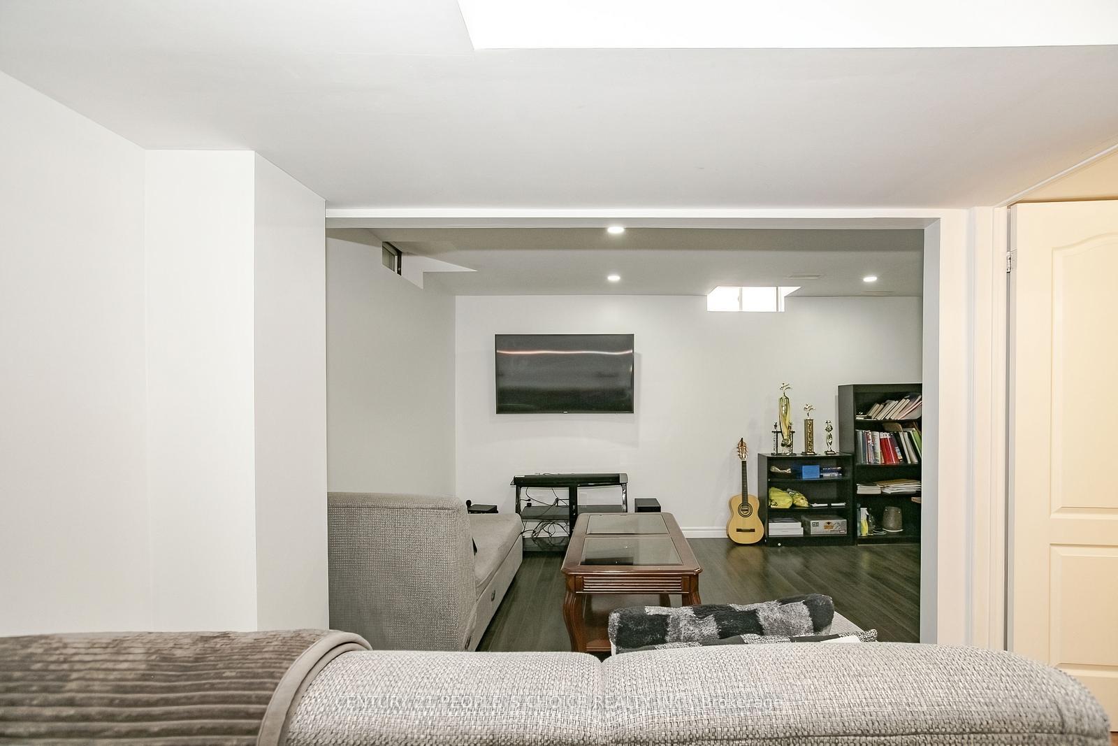Photo 41 of 47 Garibaldi Drive, Brampton, Fletcher's Meadow — HOMEH