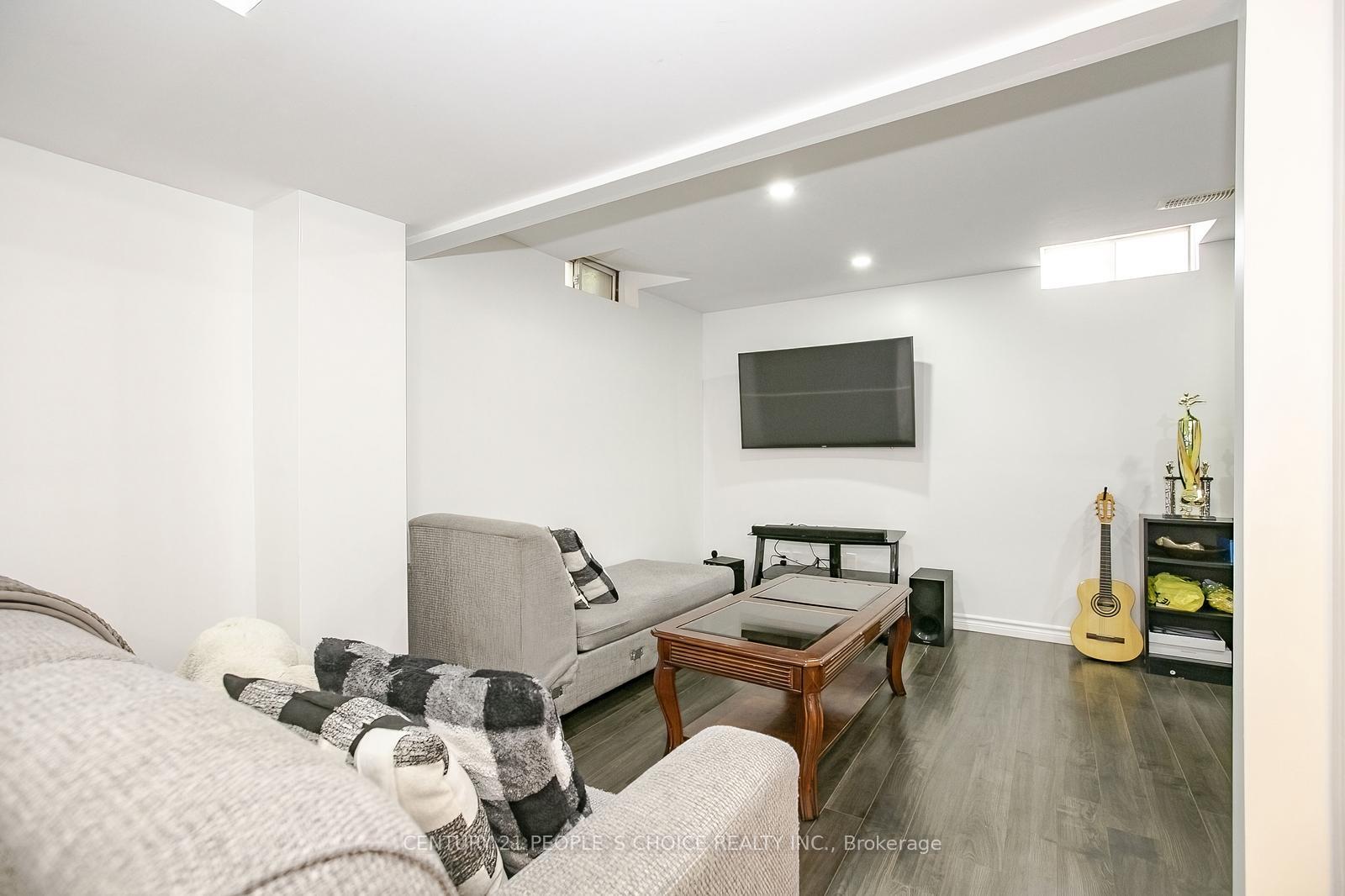 Photo 42 of 47 Garibaldi Drive, Brampton, Fletcher's Meadow — HOMEH