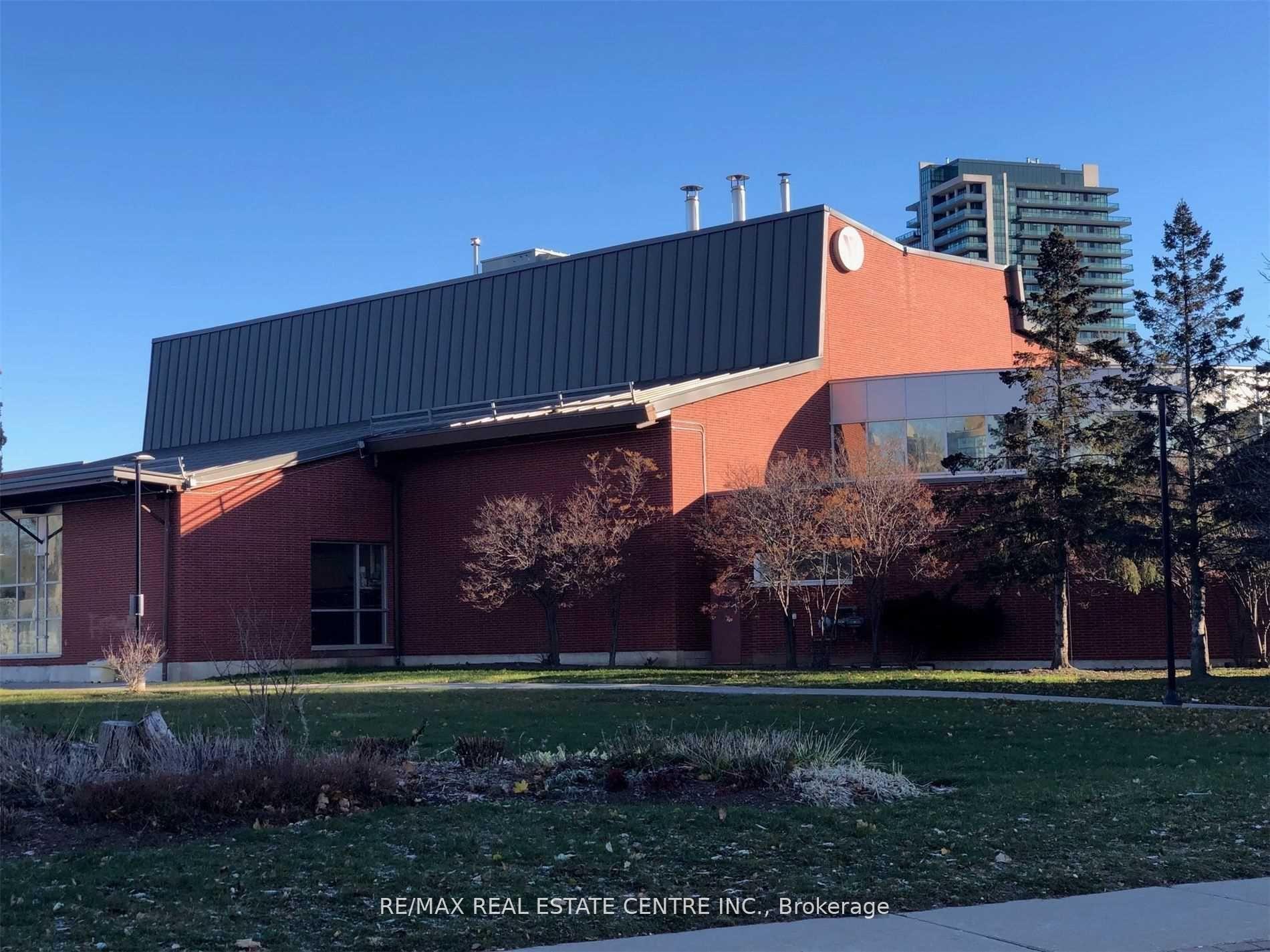 Photo 7 of 25 Nelson Street E, Brampton, Downtown Brampton — HOMEH
