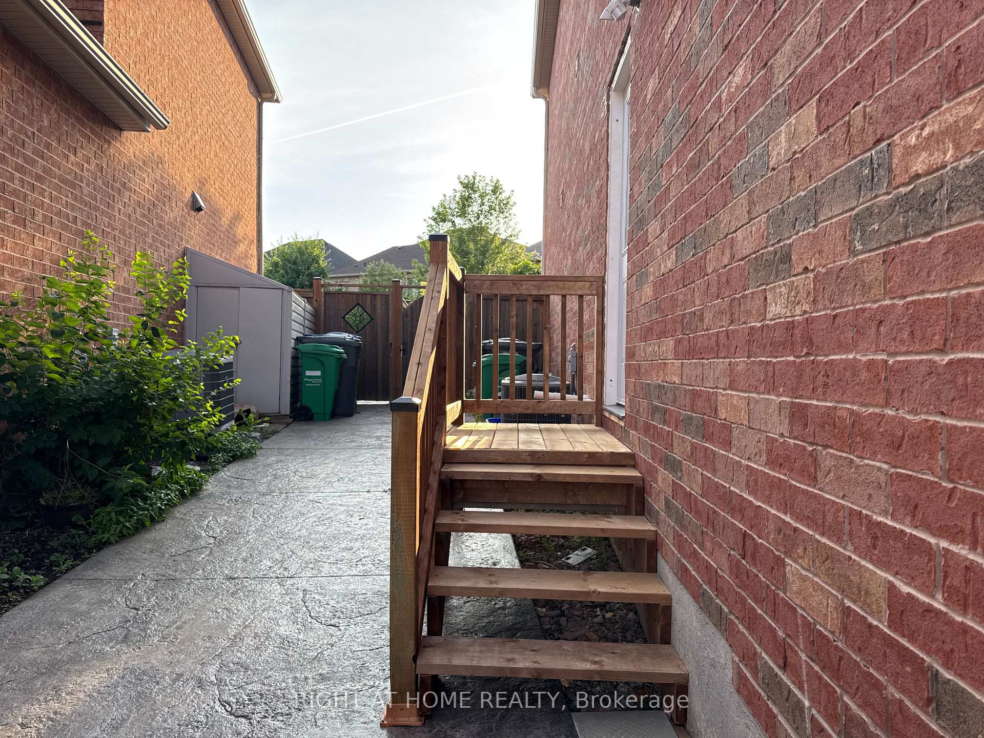 Photo 2 of Unit Basement, 22 Kawana Road, Brampton, Bram West — HOMEH