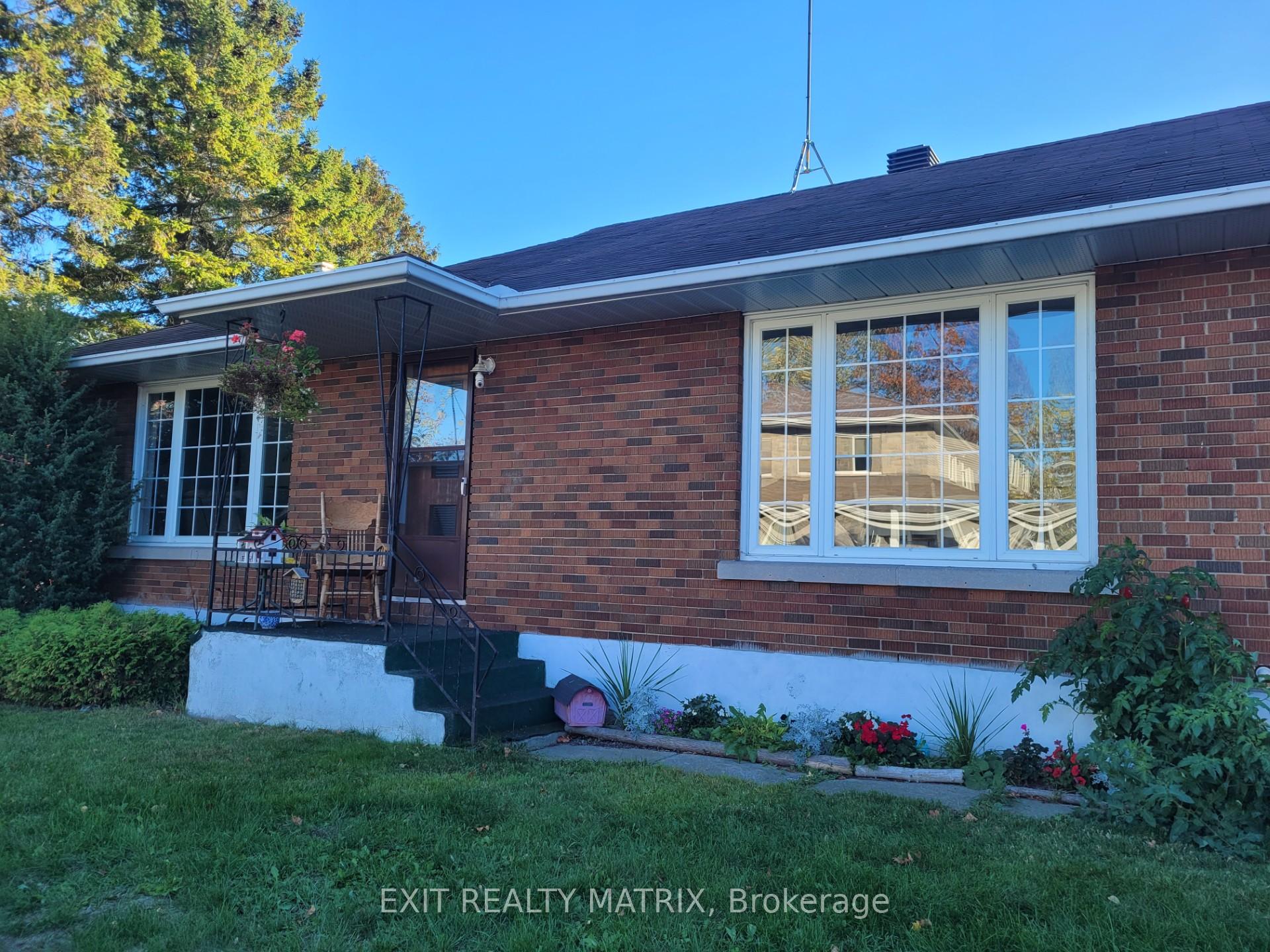 Photo 1 of 144 Bond Street, Champlain, Vankleek Hill — HOMEH