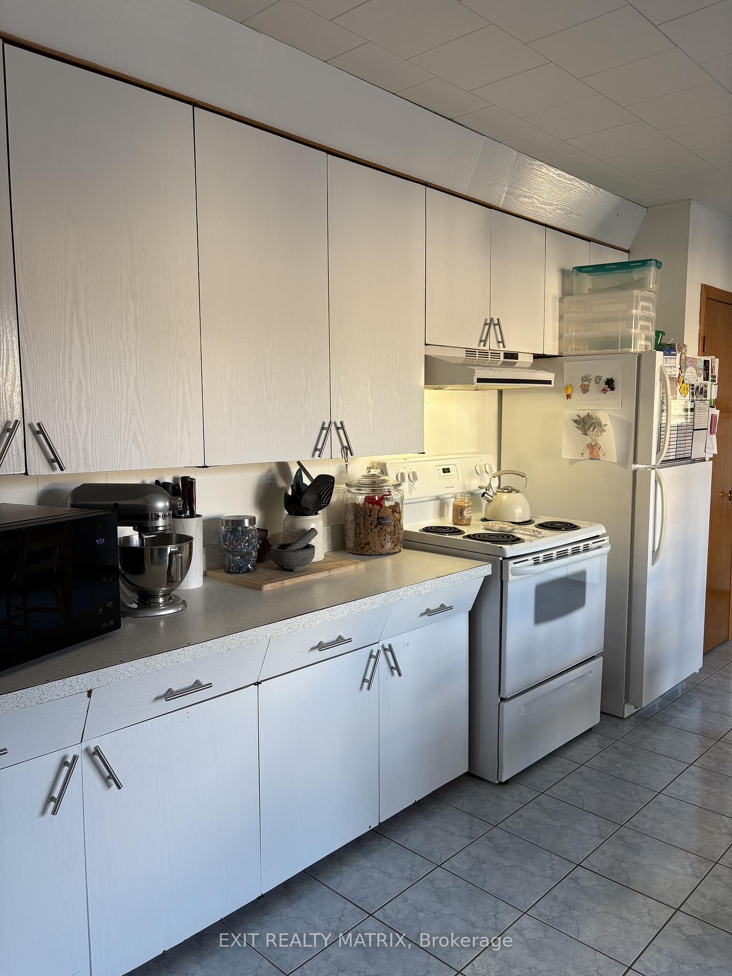 Photo 2 of 144 Bond Street, Champlain, Vankleek Hill — HOMEH