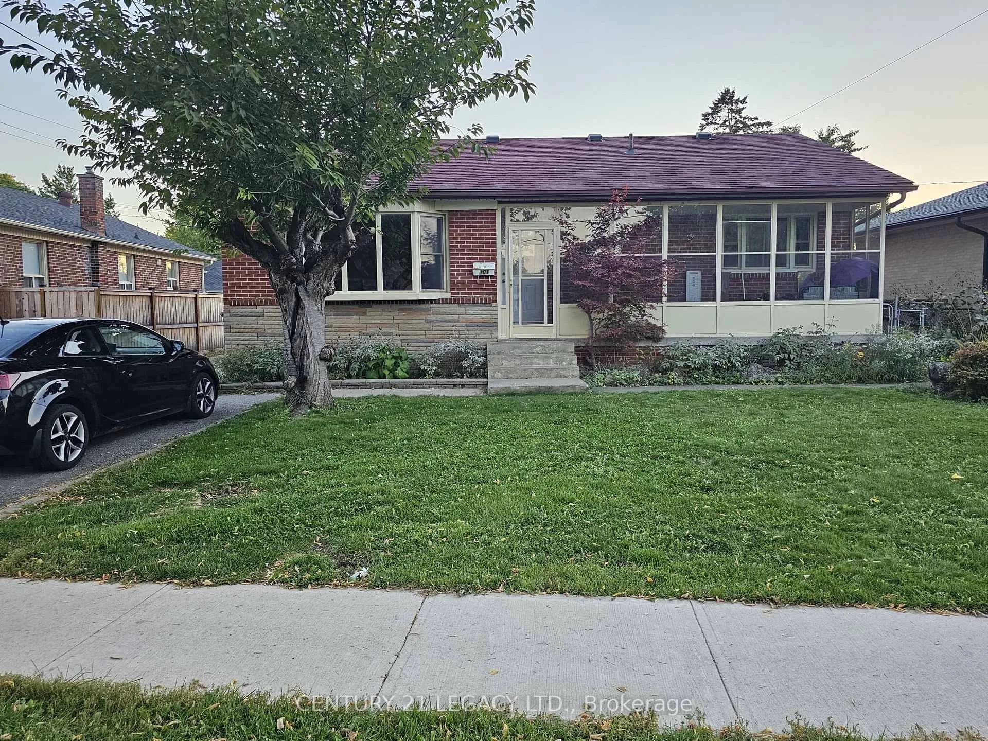 Photo 1 of 101 McMurchy Avenue S, Brampton, Brampton South — HOMEH