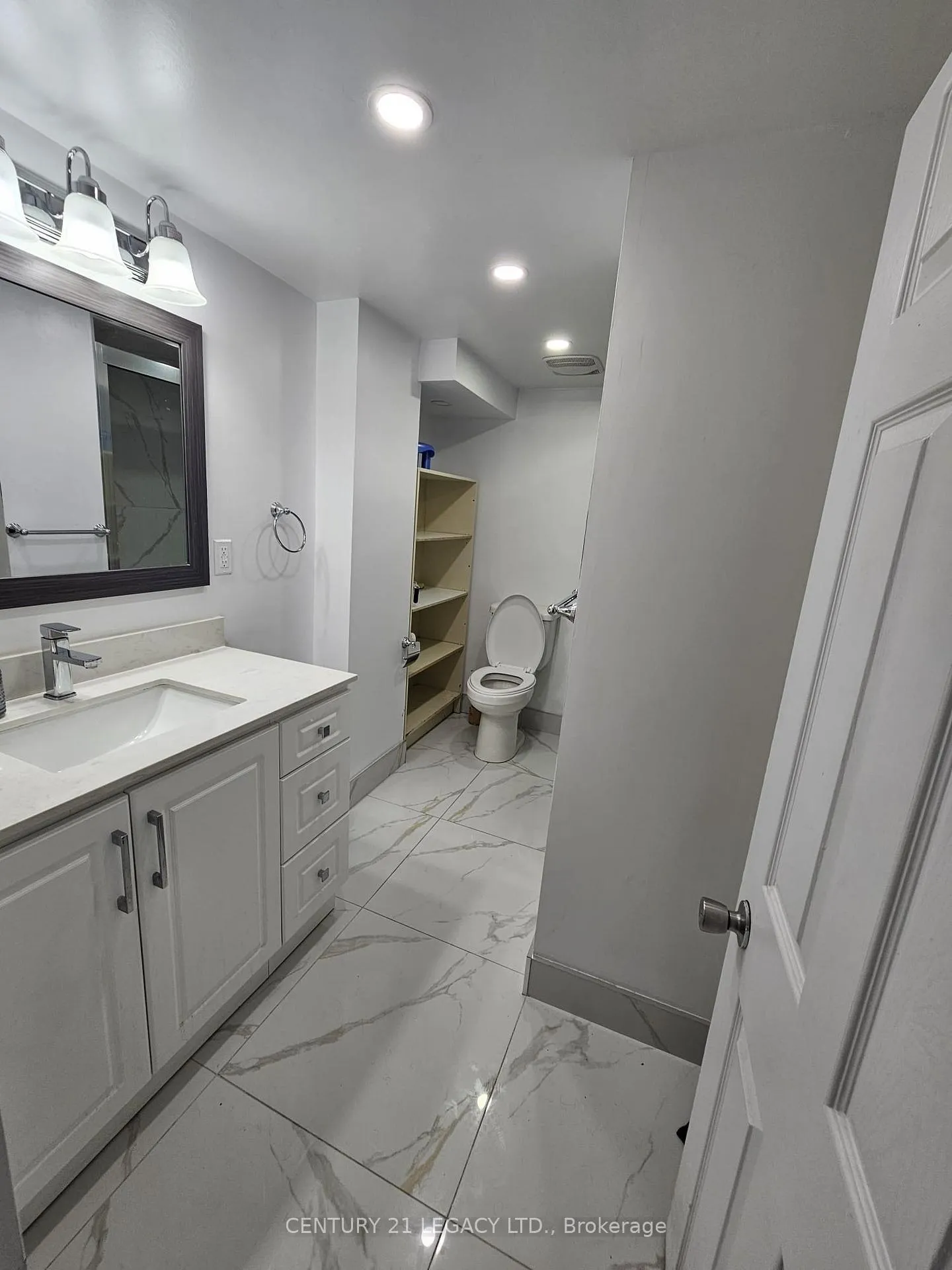 Photo 4 of 101 McMurchy Avenue S, Brampton, Brampton South — HOMEH