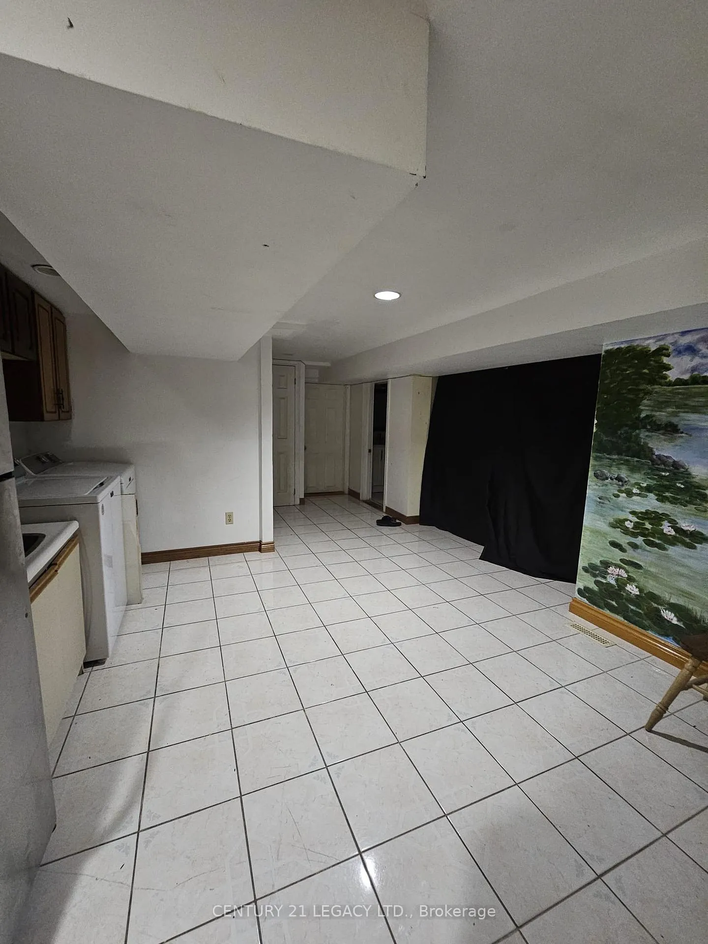 Photo 8 of 101 McMurchy Avenue S, Brampton, Brampton South — HOMEH