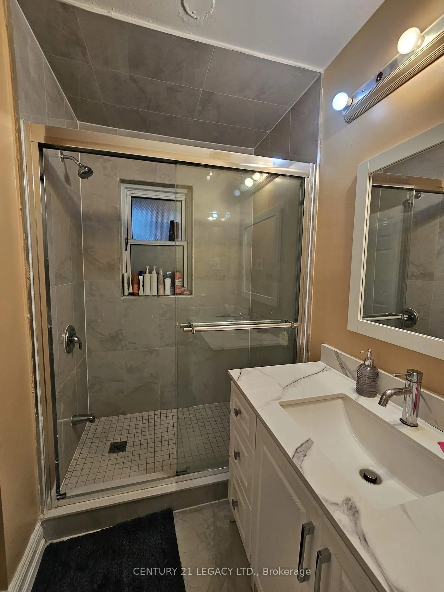 Photo 10 of 101 McMurchy Avenue S, Brampton, Brampton South — HOMEH