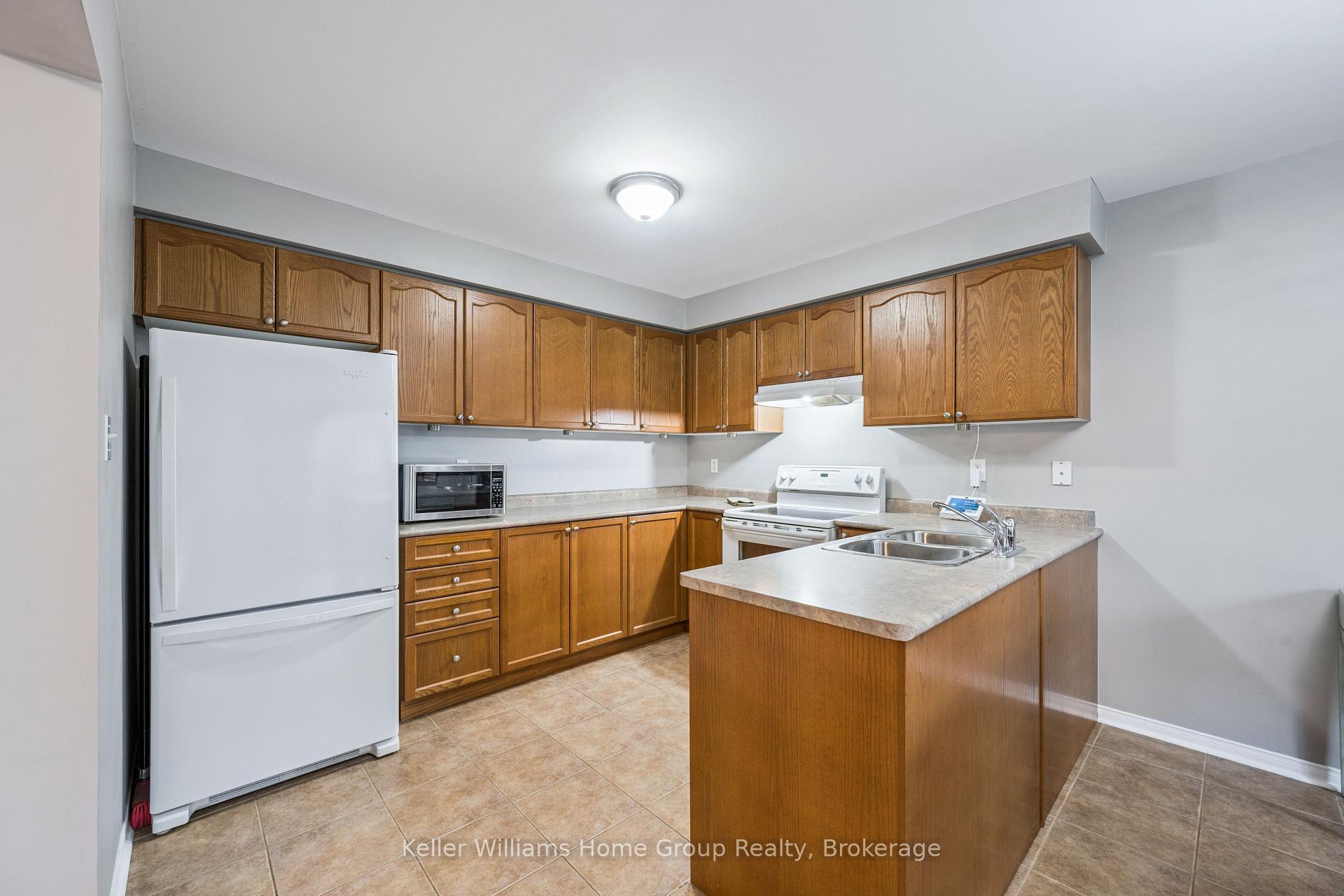 Photo 11 of 17 Florette Place, Brampton, Fletcher's Meadow — HOMEH