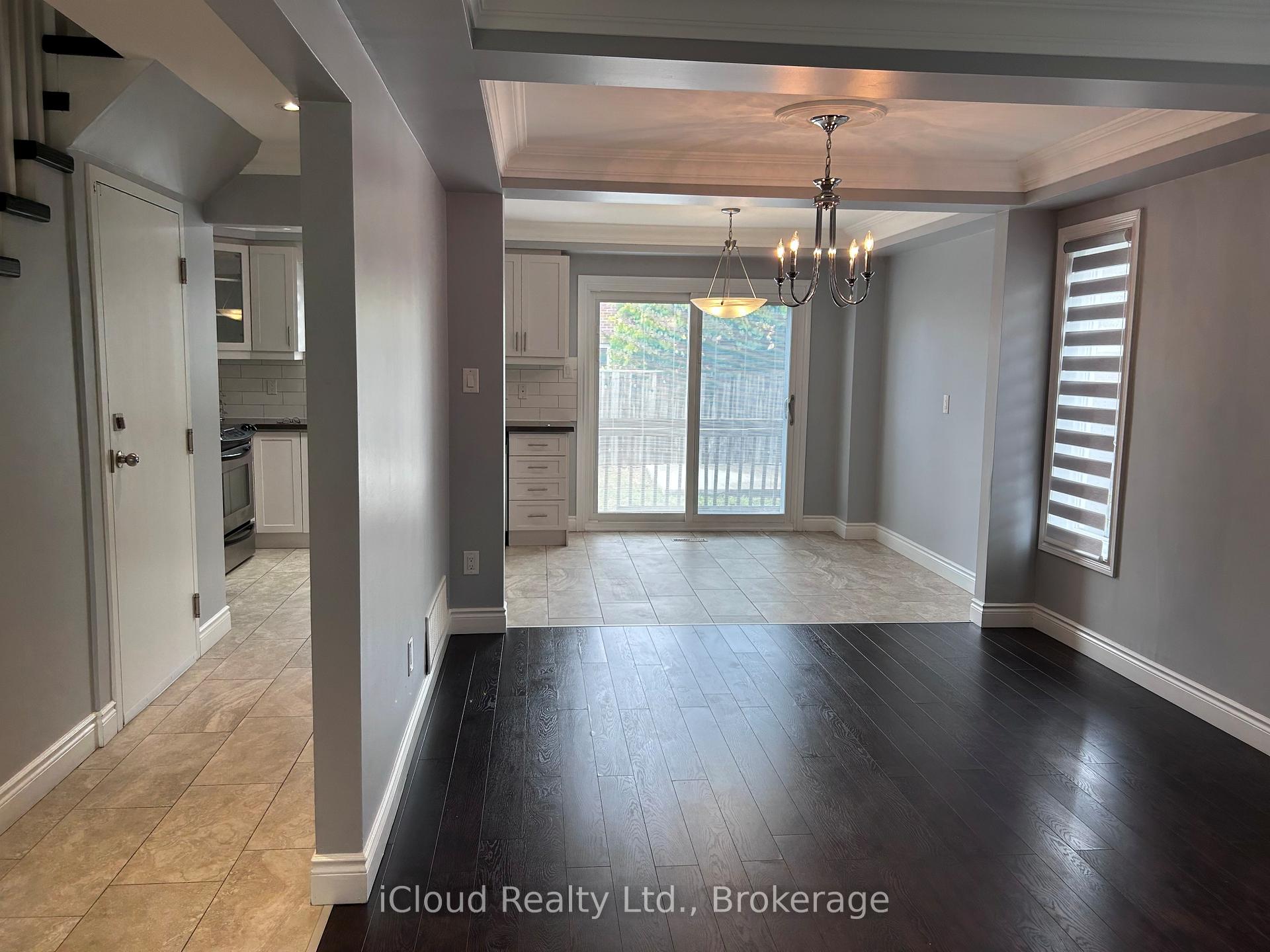Photo 5 of 2 Tropical Court, Brampton, Heart Lake West — HOMEH