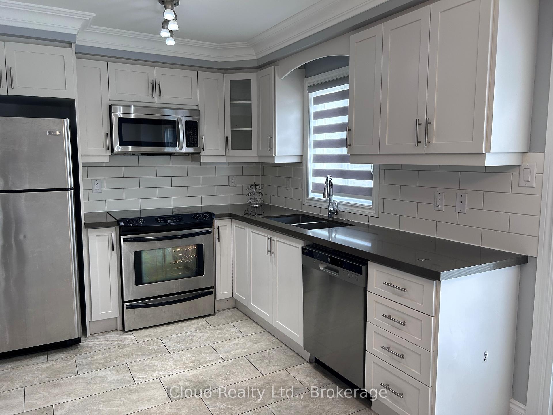 Photo 7 of 2 Tropical Court, Brampton, Heart Lake West — HOMEH