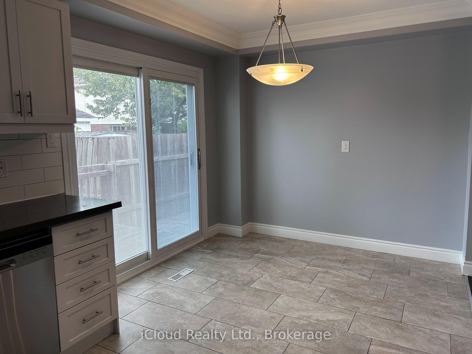 Photo 9 of 2 Tropical Court, Brampton, Heart Lake West — HOMEH