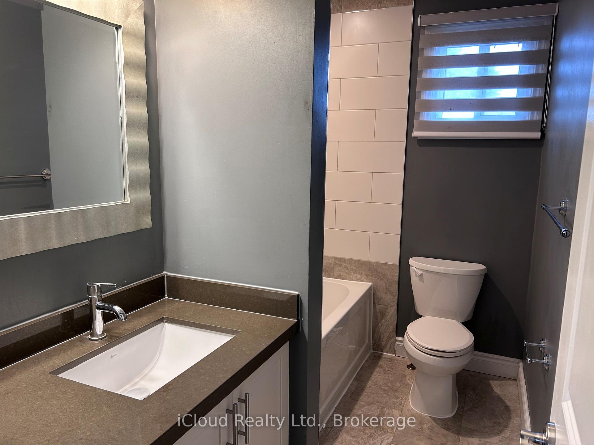 Photo 16 of 2 Tropical Court, Brampton, Heart Lake West — HOMEH