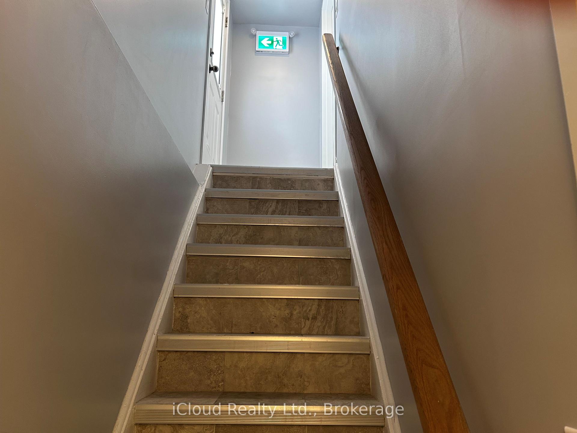 Photo 19 of 2 Tropical Court, Brampton, Heart Lake West — HOMEH