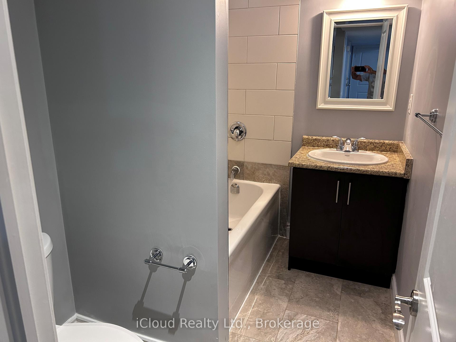 Photo 24 of 2 Tropical Court, Brampton, Heart Lake West — HOMEH