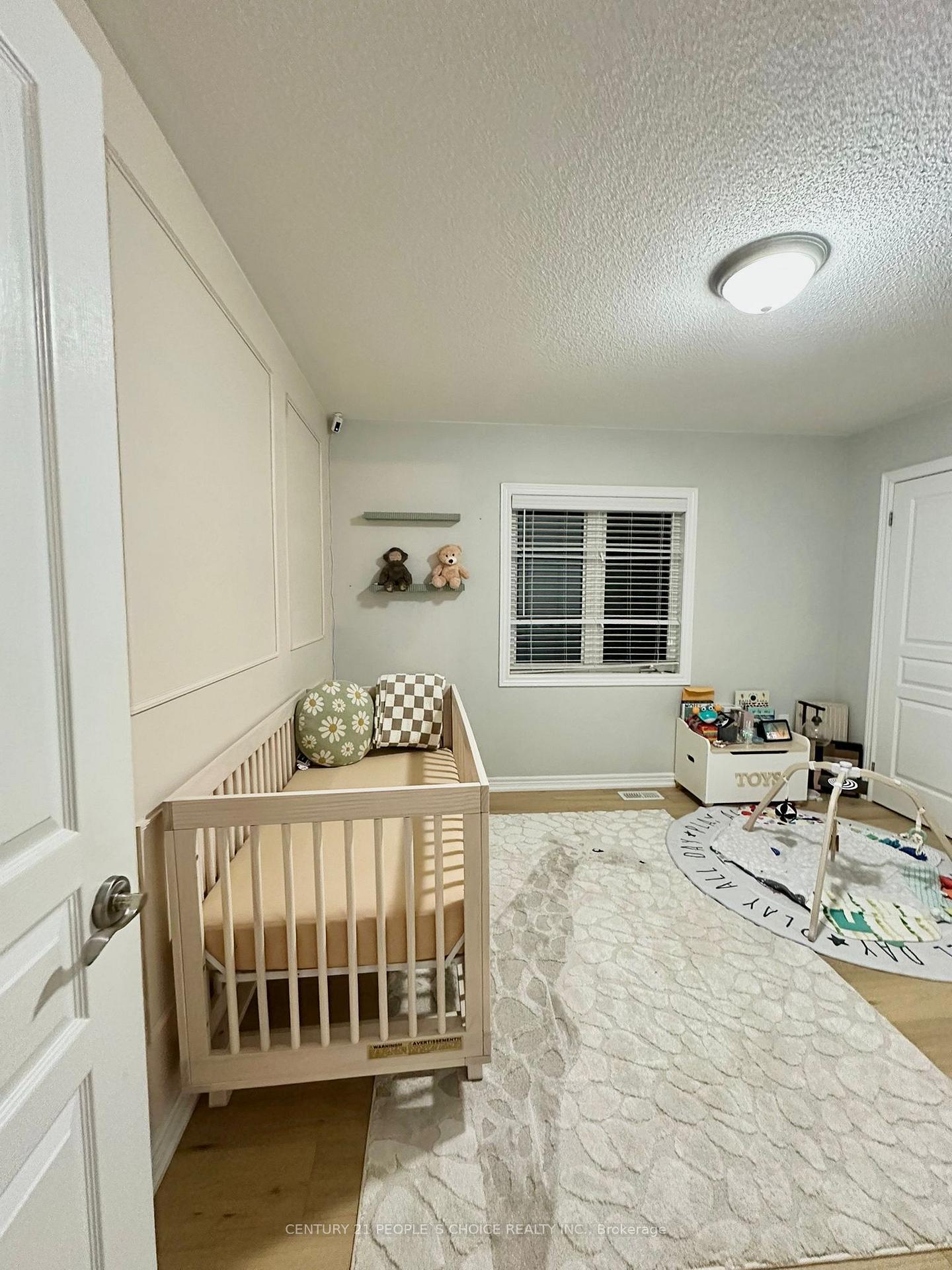 Photo 11 of 49 Bellcrest Road N, Brampton, Credit Valley — HOMEH