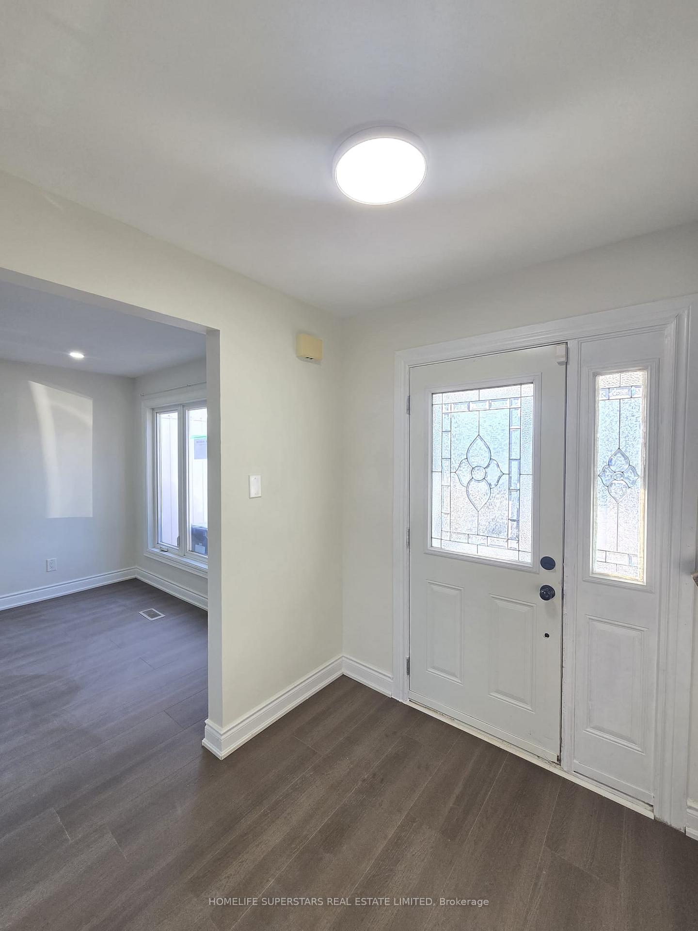 Photo 2 of 17 Heatherside Court, Brampton, Central Park — HOMEH
