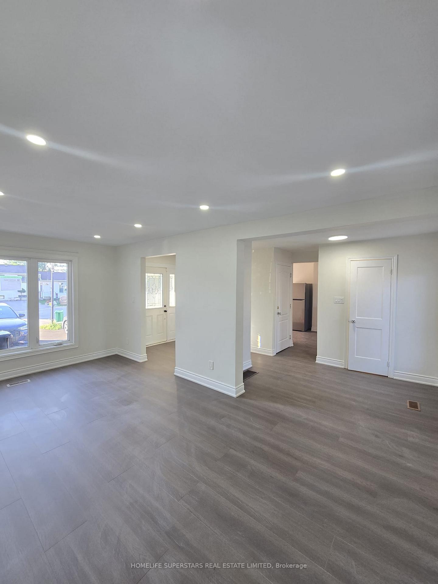 Photo 4 of 17 Heatherside Court, Brampton, Central Park — HOMEH