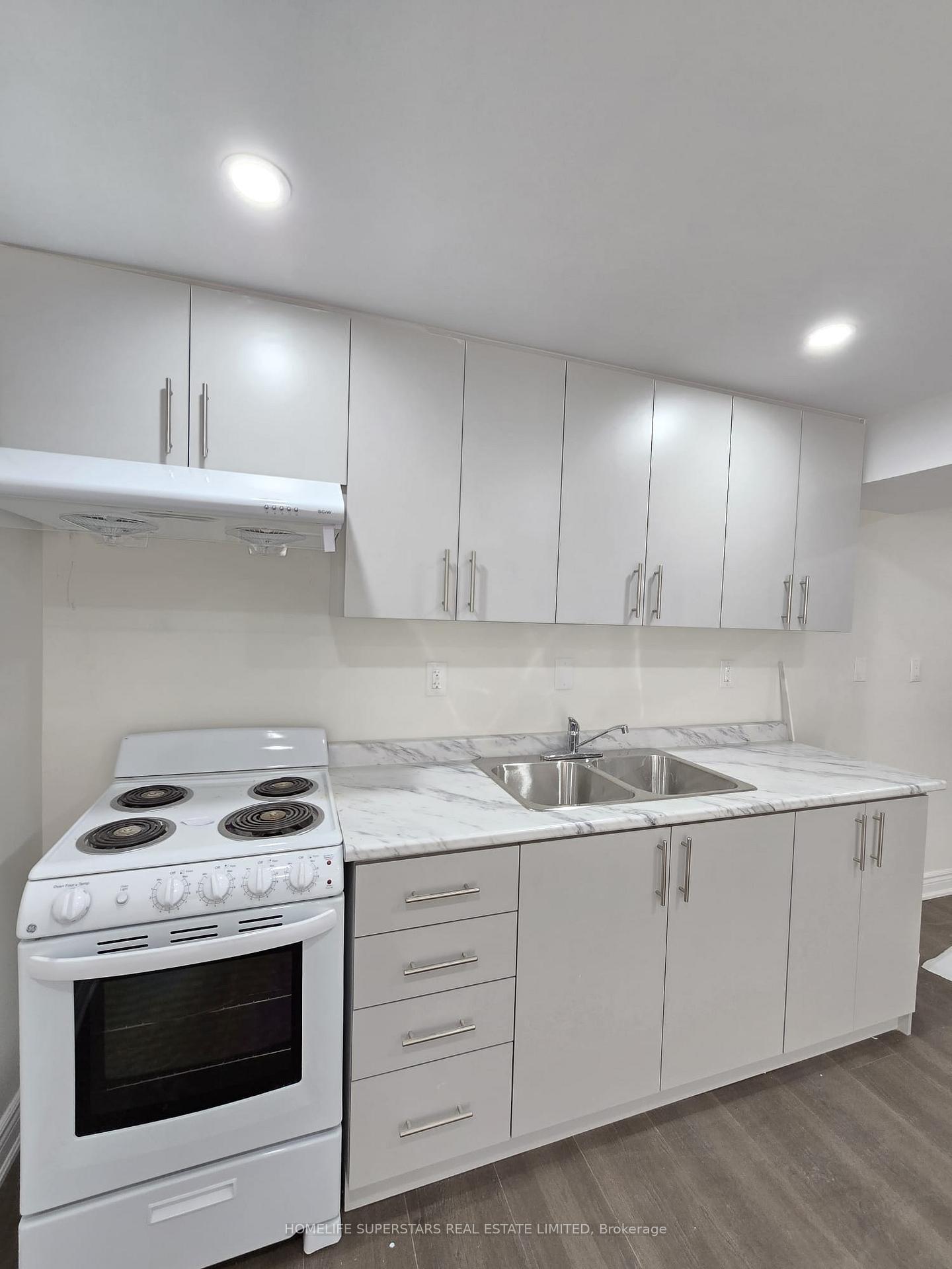 Photo 9 of 17 Heatherside Court, Brampton, Central Park — HOMEH