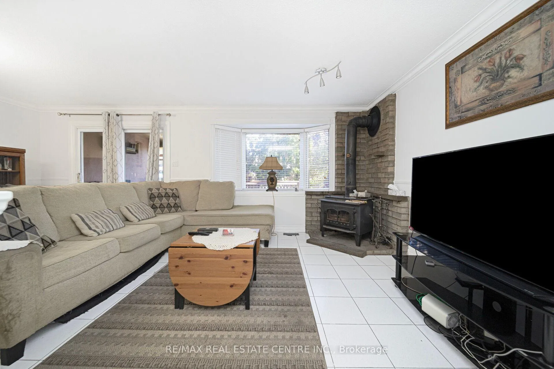 Photo 8 of 2 Charters Road, Brampton, Madoc — HOMEH