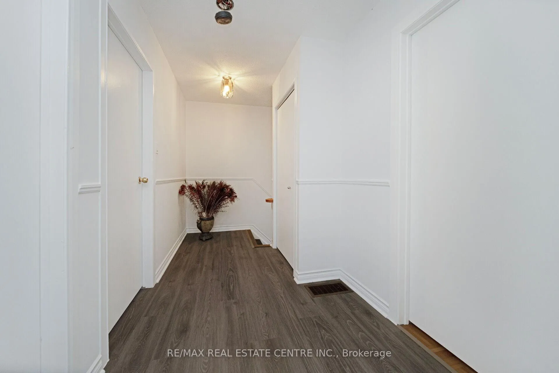 Photo 33 of 2 Charters Road, Brampton, Madoc — HOMEH