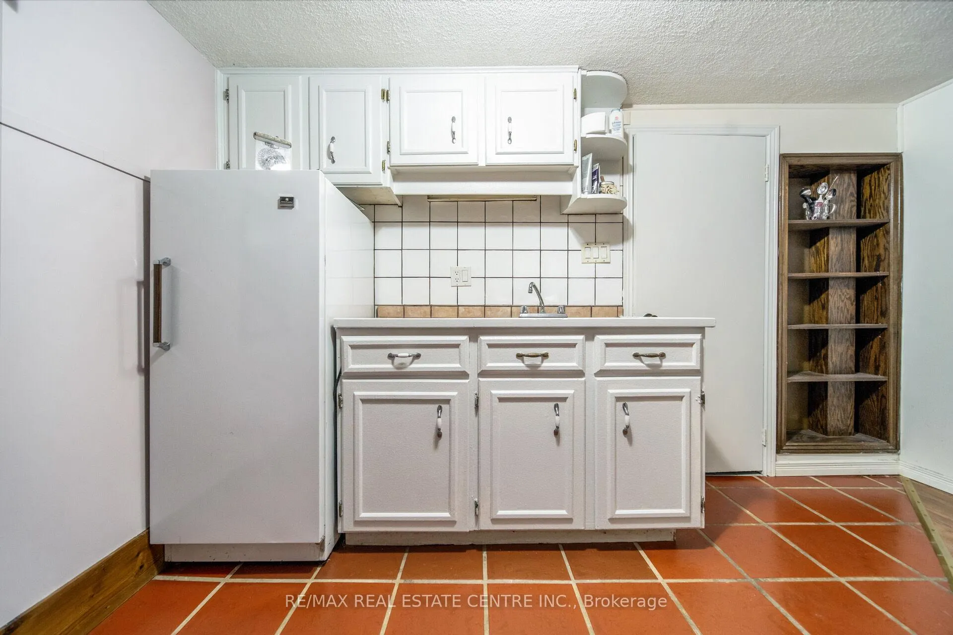 Photo 39 of 2 Charters Road, Brampton, Madoc — HOMEH