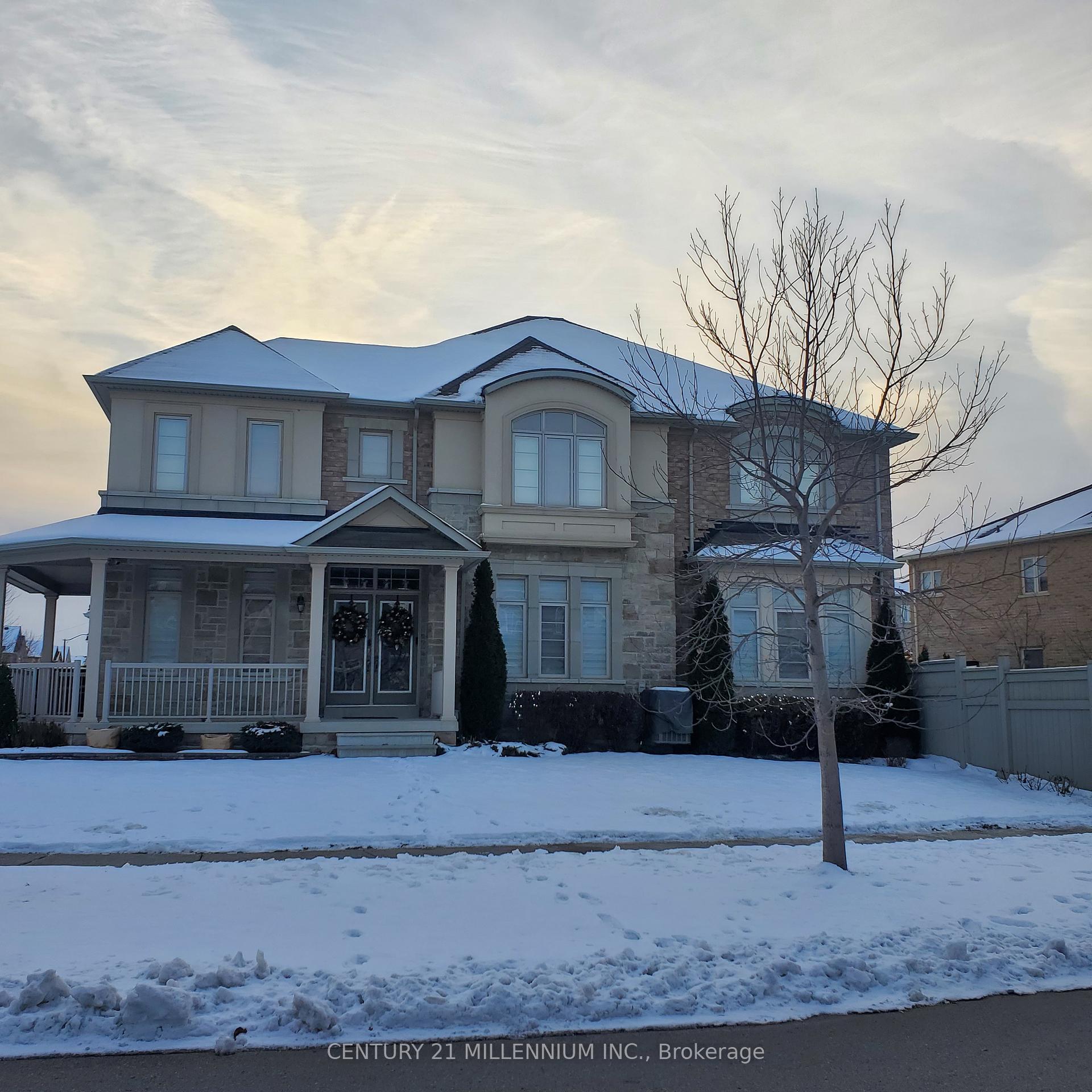 Photo 3 of 14 Gosfield Drive, Brampton, Sandringham-Wellington — HOMEH