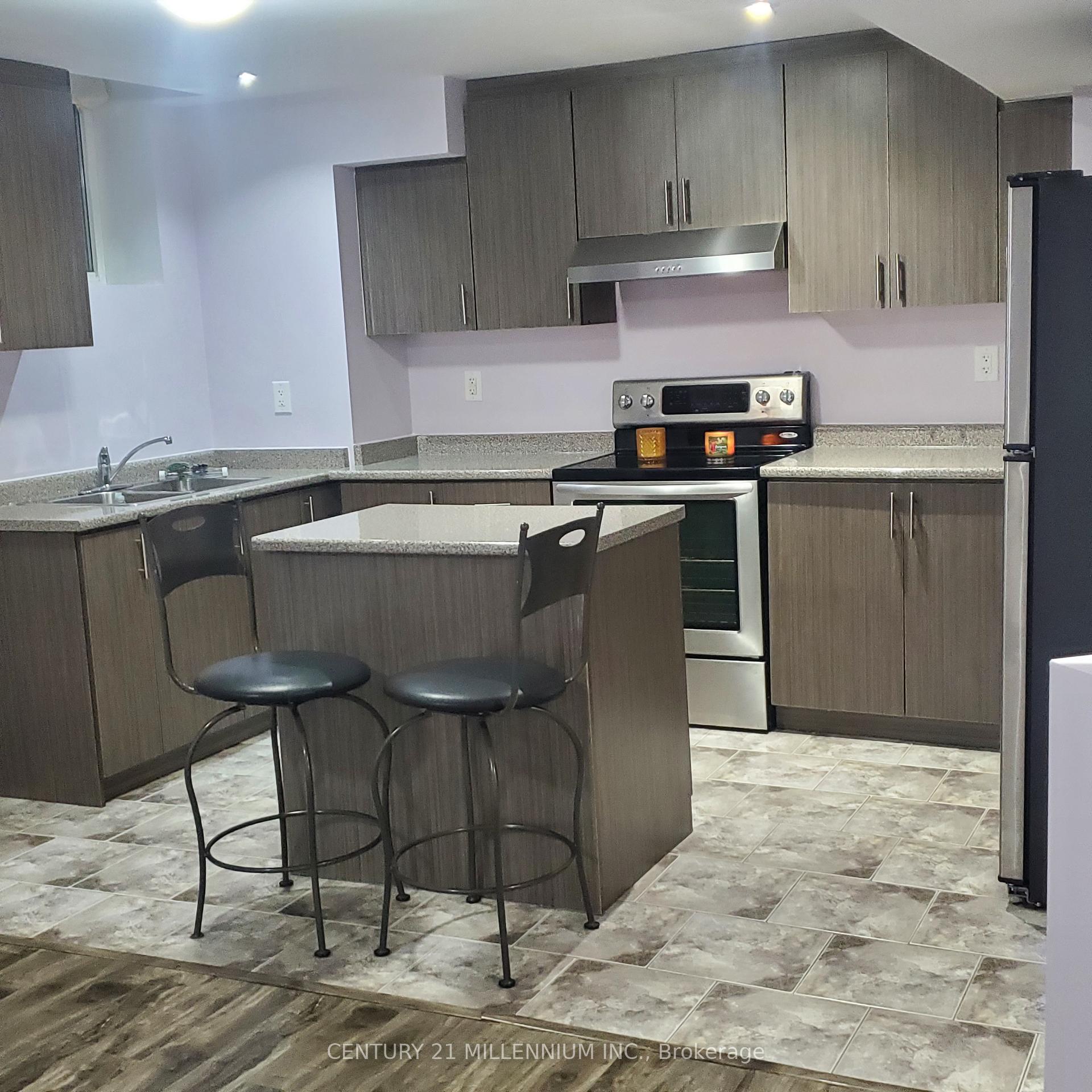 Photo 9 of 14 Gosfield Drive, Brampton, Sandringham-Wellington — HOMEH