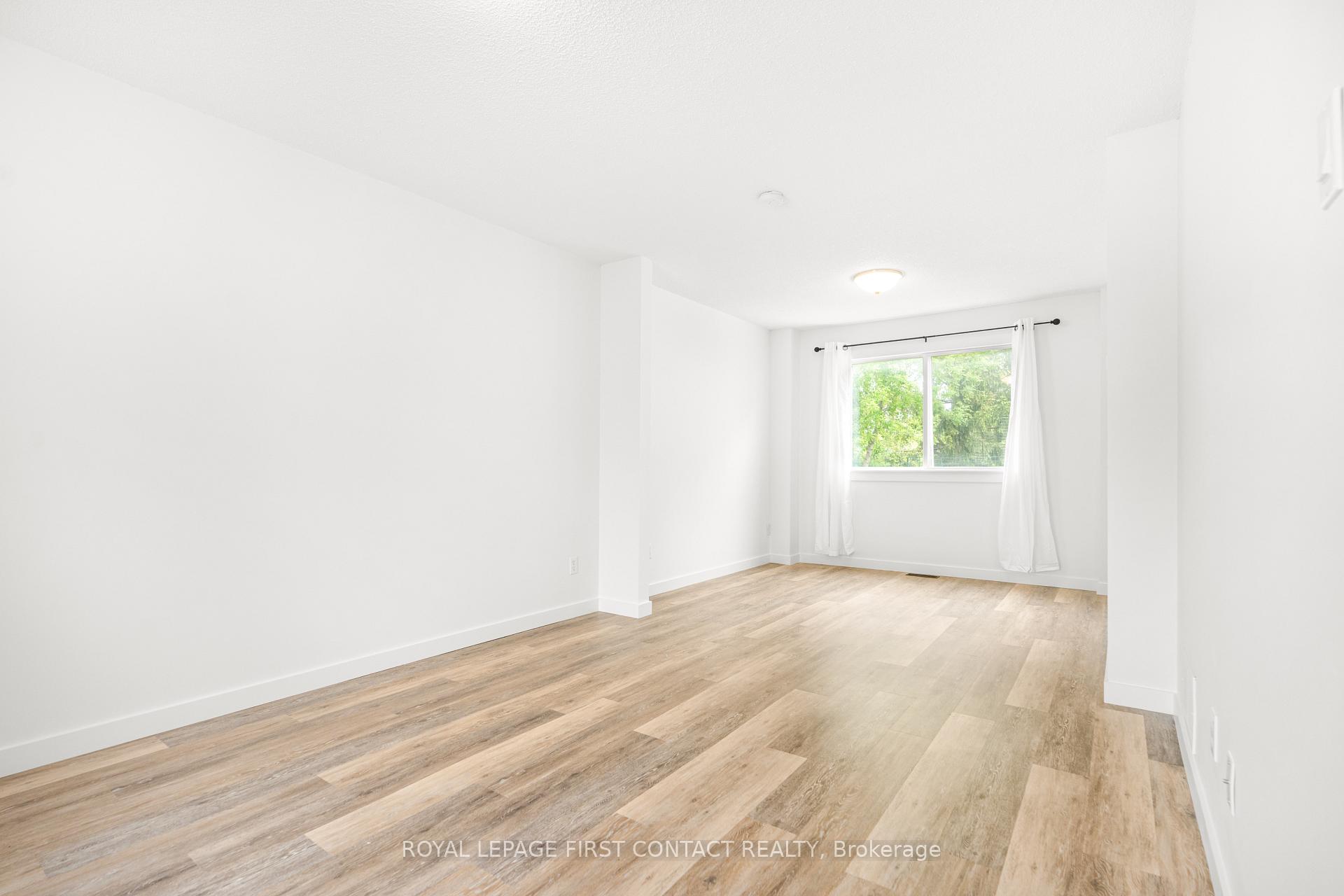 Photo 4 of Unit Upper Level, 8 Rosenfeld Drive, Barrie, 400 East — HOMEH