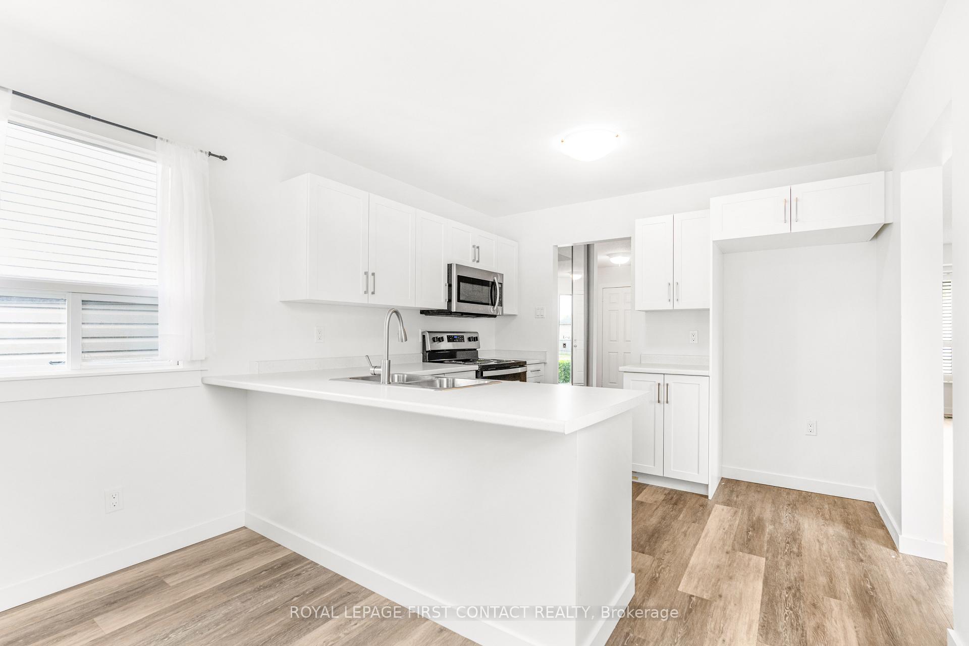 Photo 9 of Unit Upper Level, 8 Rosenfeld Drive, Barrie, 400 East — HOMEH