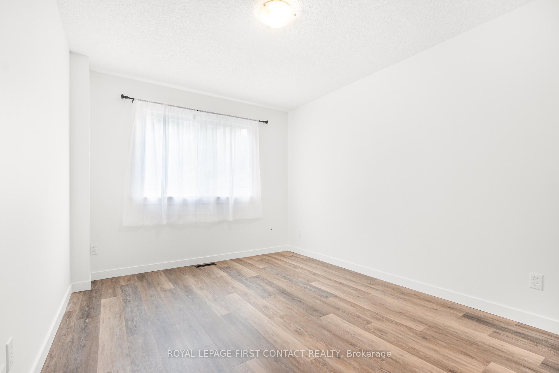 Photo 5 of Unit Upper Level, 8 Rosenfeld Drive, Barrie, 400 East — HOMEH