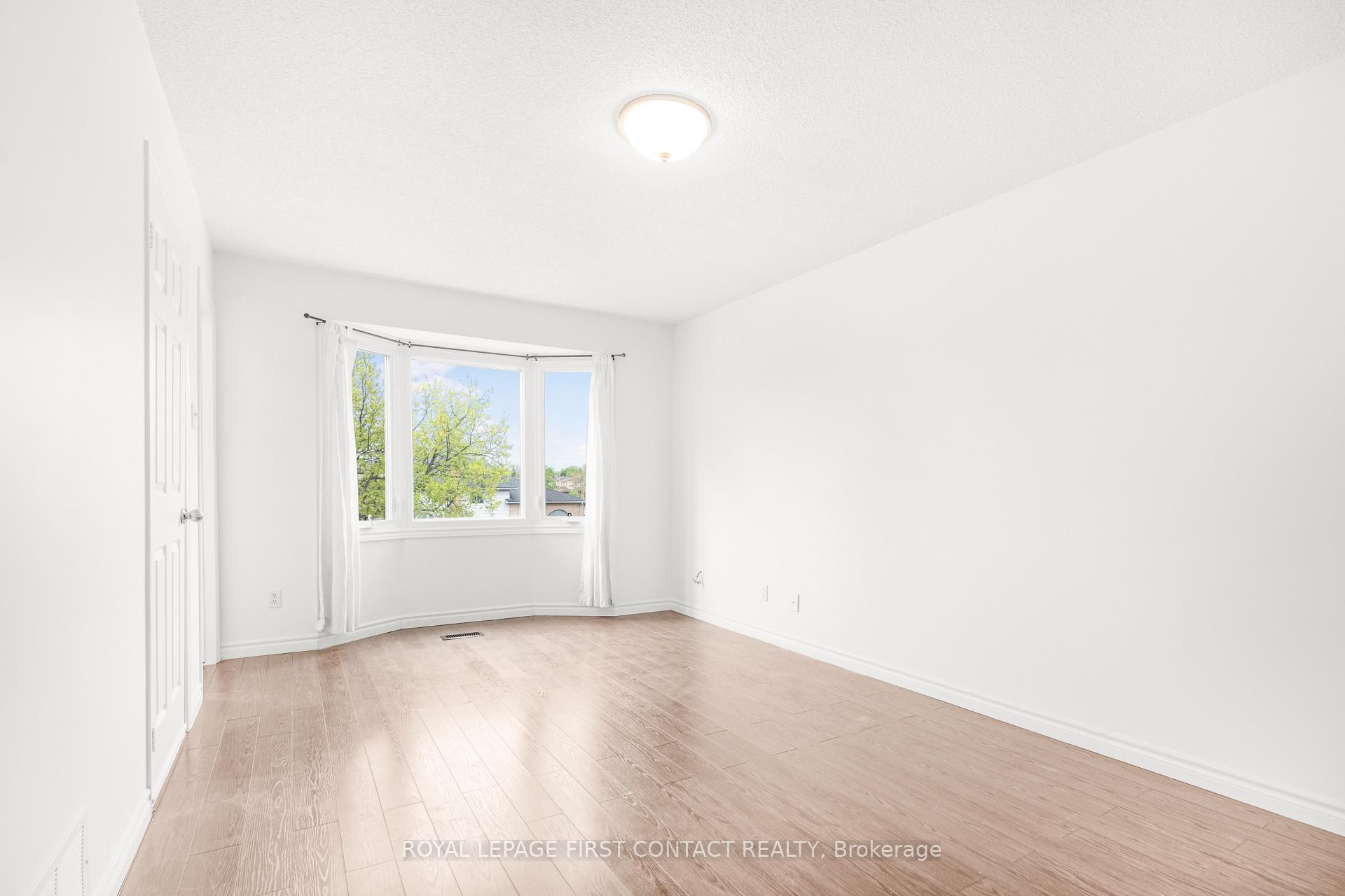 Photo 13 of Unit Upper Level, 8 Rosenfeld Drive, Barrie, 400 East — HOMEH