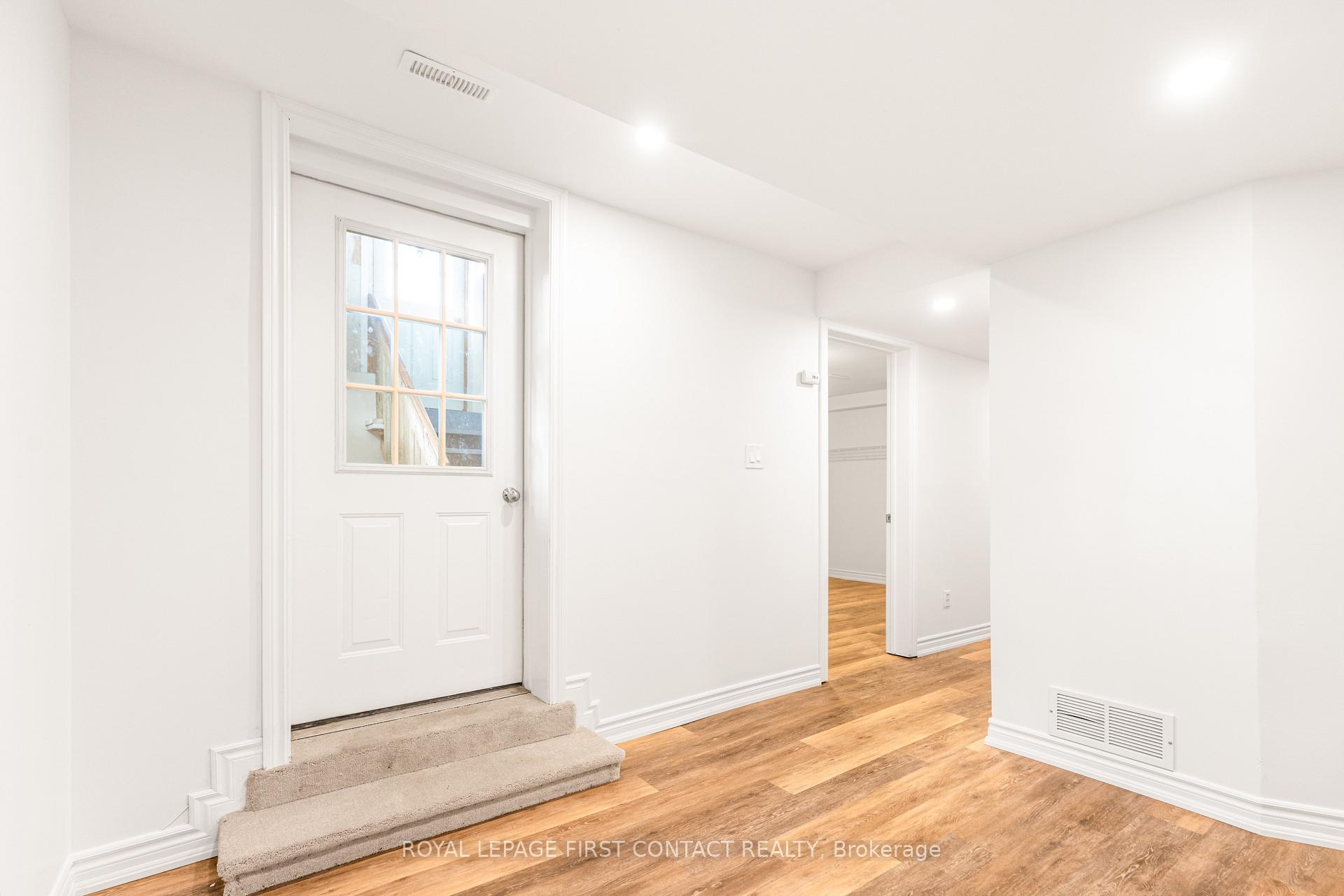 Photo 18 of Unit Upper Level, 8 Rosenfeld Drive, Barrie, 400 East — HOMEH