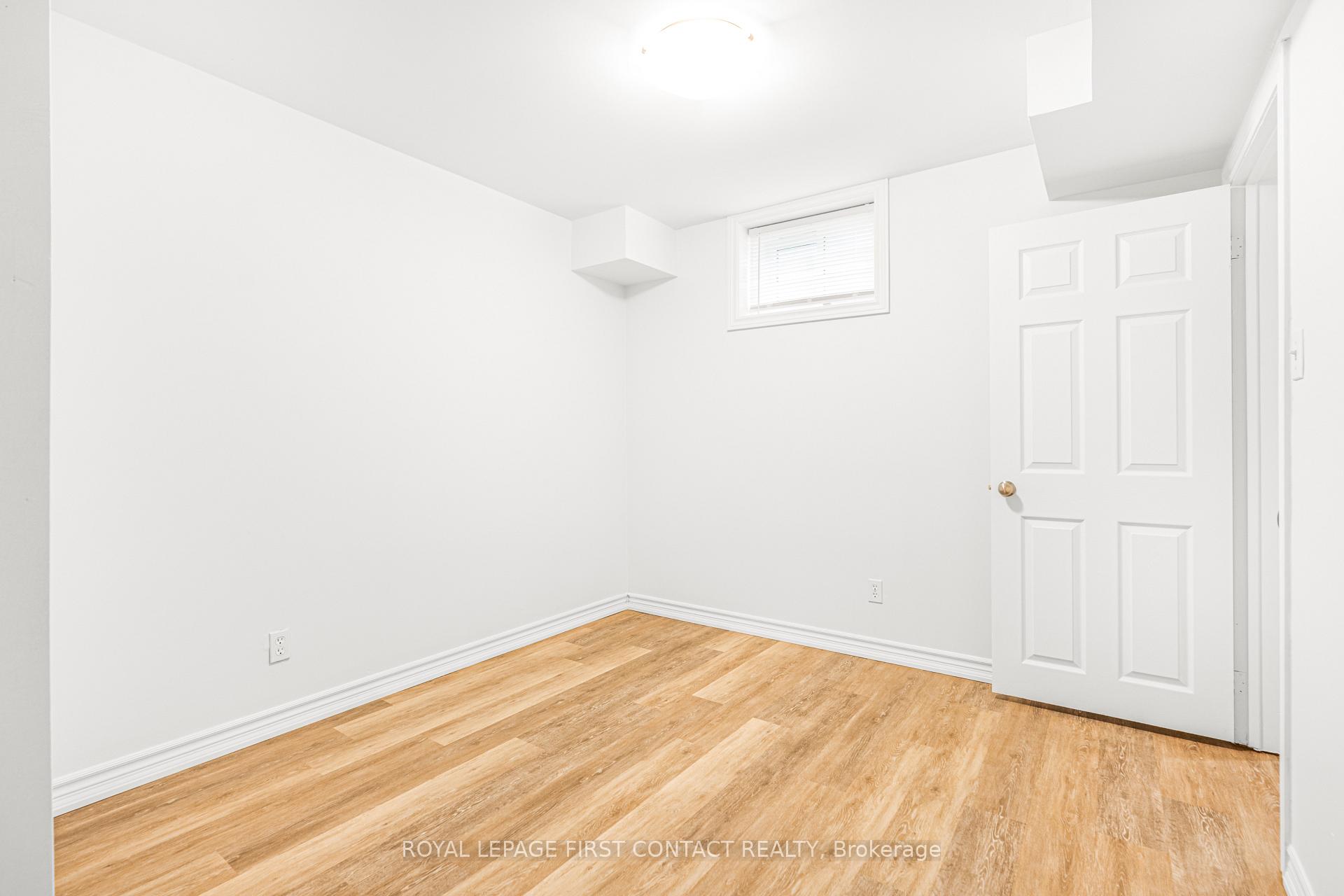 Photo 16 of Unit Upper Level, 8 Rosenfeld Drive, Barrie, 400 East — HOMEH