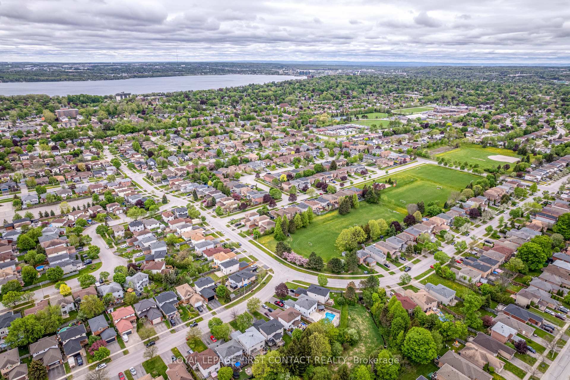 Photo 17 of Unit Upper Level, 8 Rosenfeld Drive, Barrie, 400 East — HOMEH