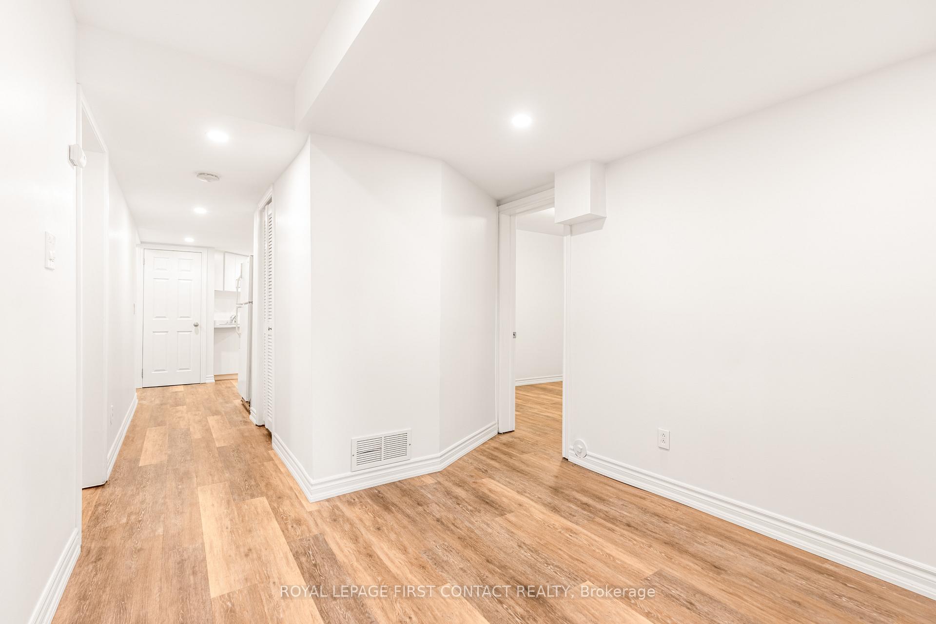 Photo 20 of Unit Upper Level, 8 Rosenfeld Drive, Barrie, 400 East — HOMEH