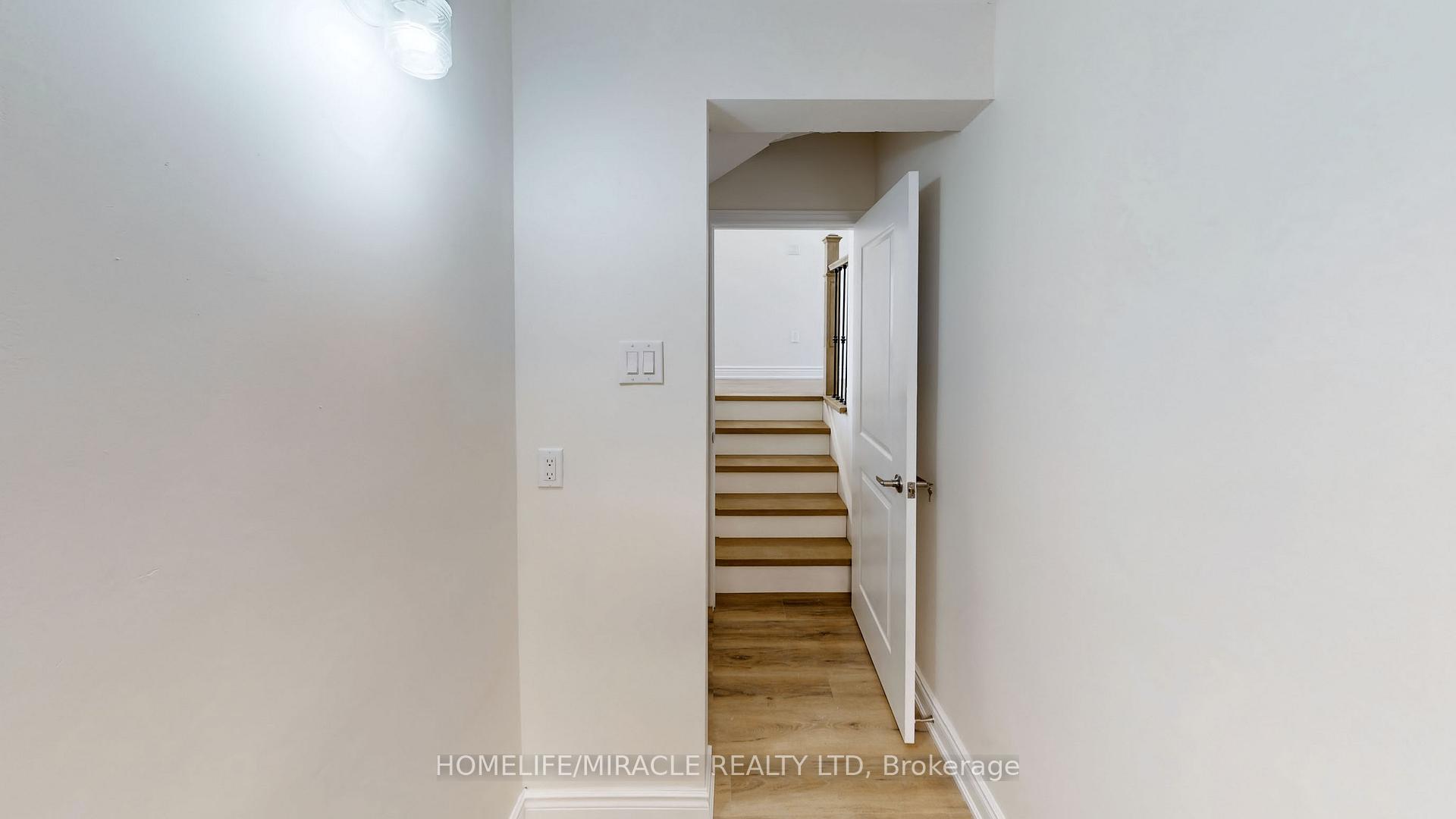 Photo 38 of 17 Beaverhall Road, Brampton, Brampton West — HOMEH