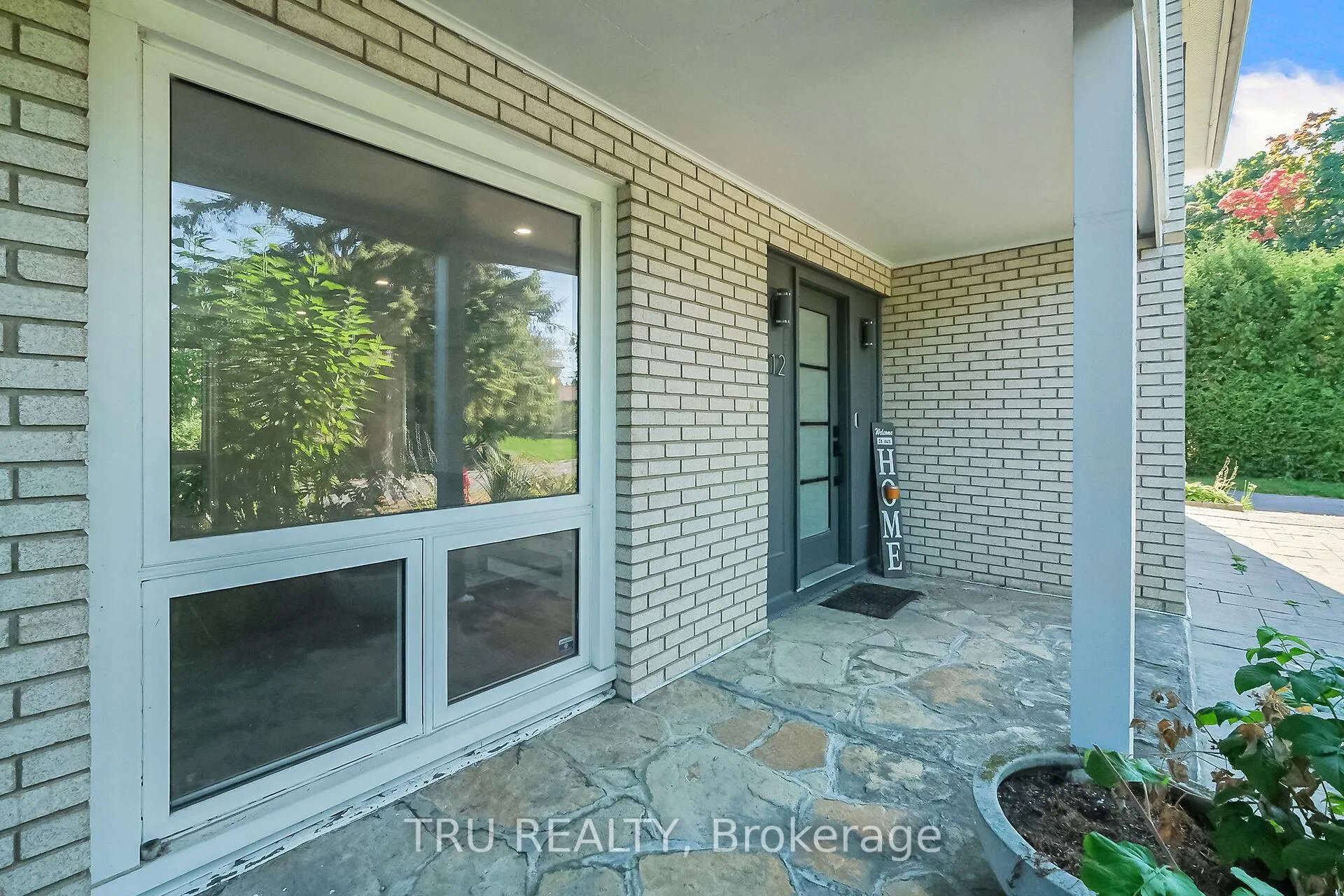 Photo 4 of 12 Apache Crescent, Ottawa, City View/Skyline/Fisher Heights/Parkwood Hills — HOMEH
