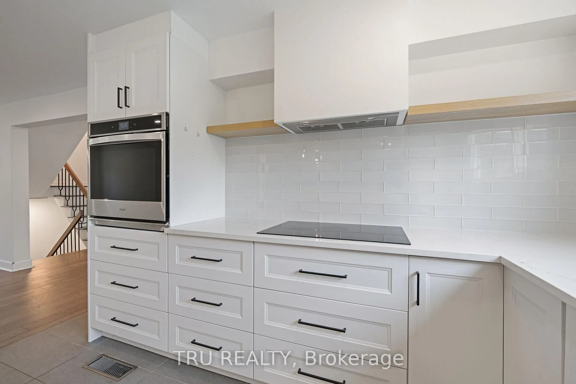 Photo 19 of 12 Apache Crescent, Ottawa, City View/Skyline/Fisher Heights/Parkwood Hills — HOMEH