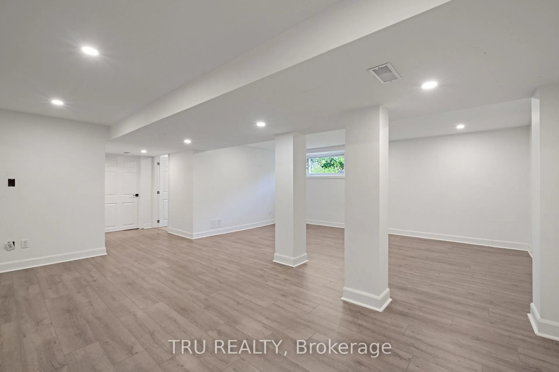 Photo 41 of 12 Apache Crescent, Ottawa, City View/Skyline/Fisher Heights/Parkwood Hills — HOMEH