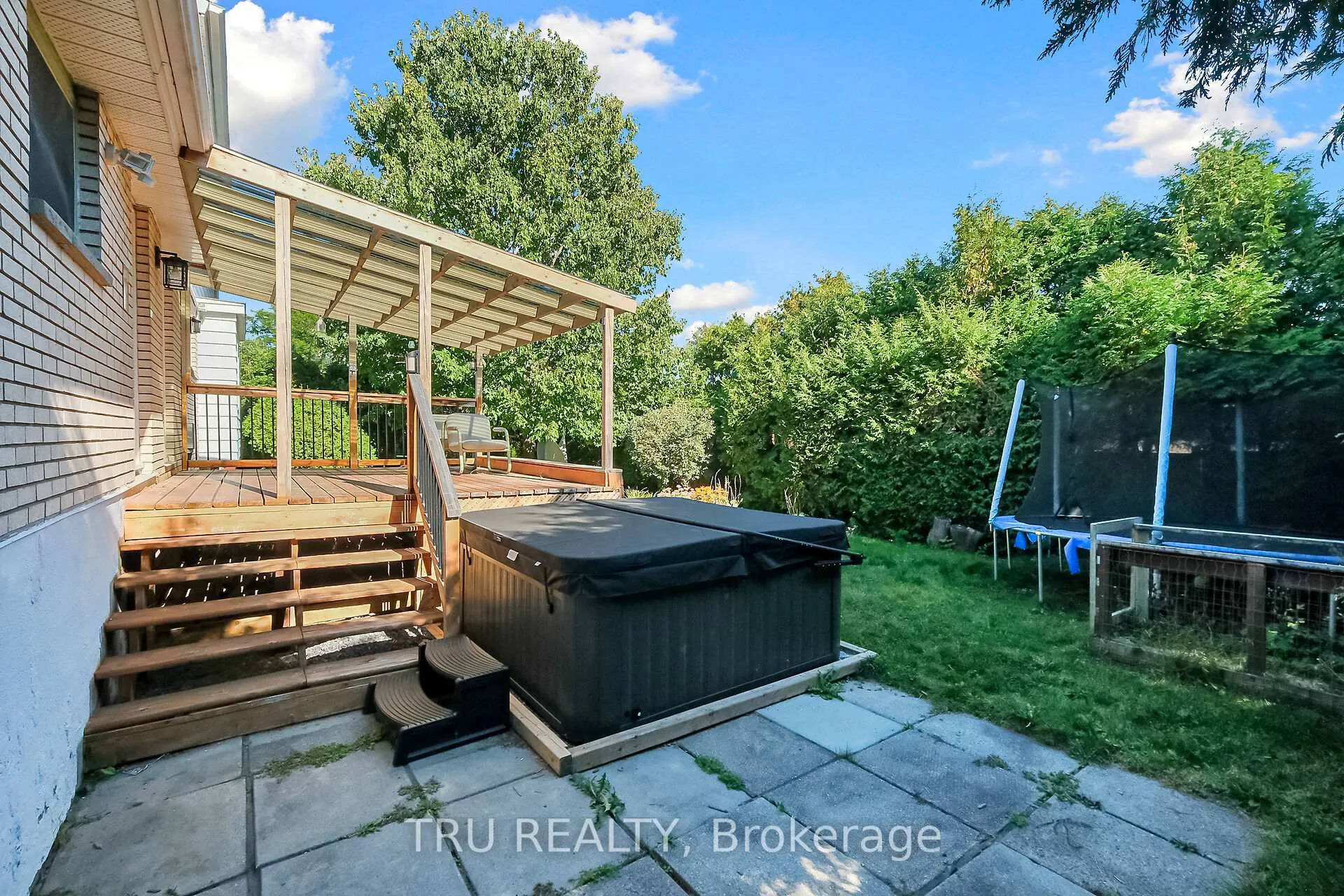 Photo 44 of 12 Apache Crescent, Ottawa, City View/Skyline/Fisher Heights/Parkwood Hills — HOMEH