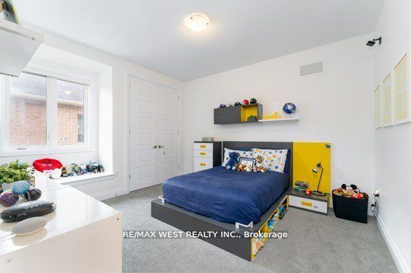 Photo 11 of 6 Forest Grove Court, Aurora, Rural Aurora — HOMEH