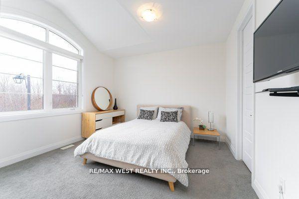 Photo 13 of 6 Forest Grove Court, Aurora, Rural Aurora — HOMEH