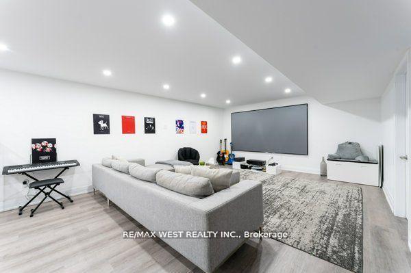 Photo 23 of 6 Forest Grove Court, Aurora, Rural Aurora — HOMEH